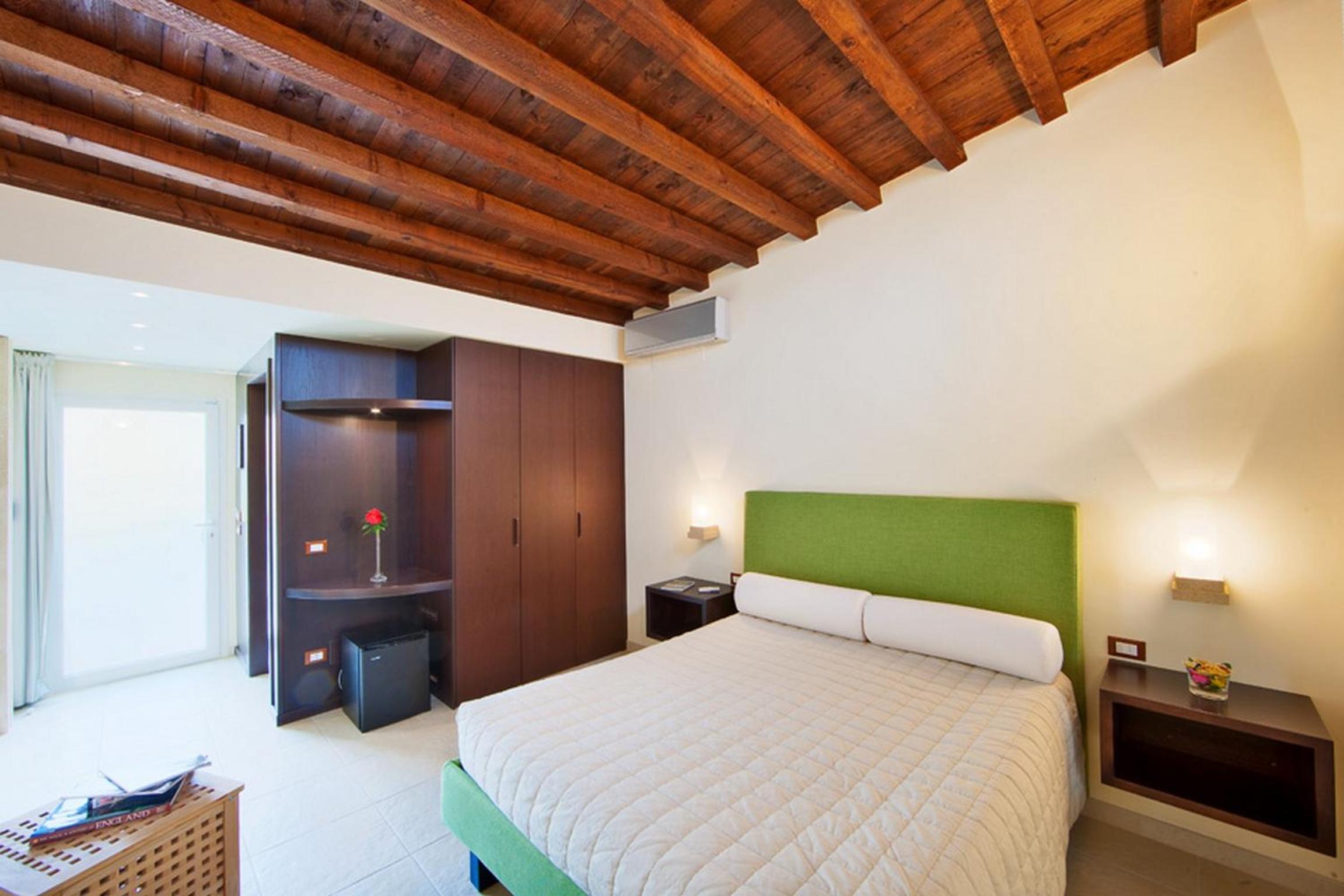 Deluxe Triple Room photo 3