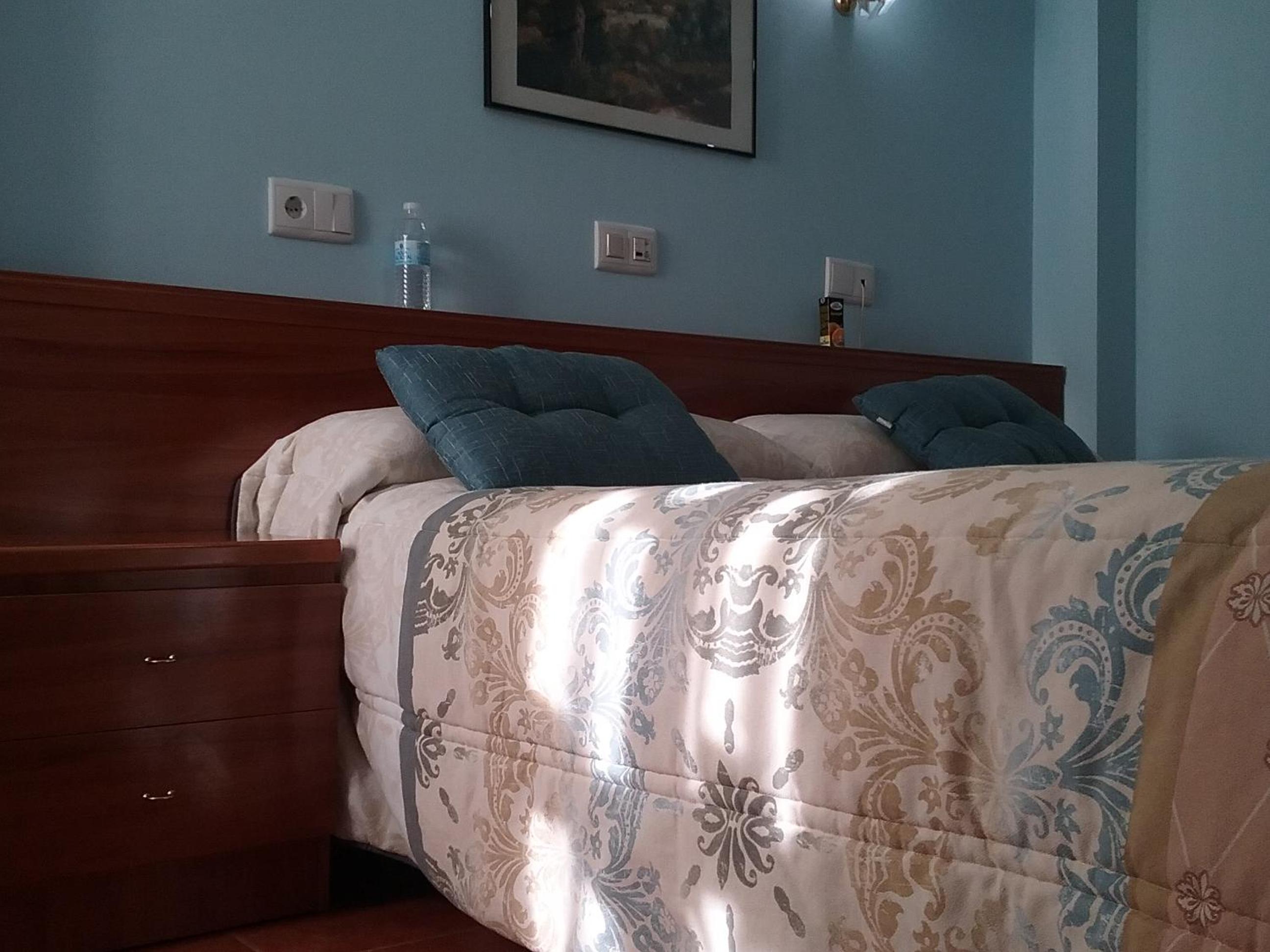Double Room - Photo 2