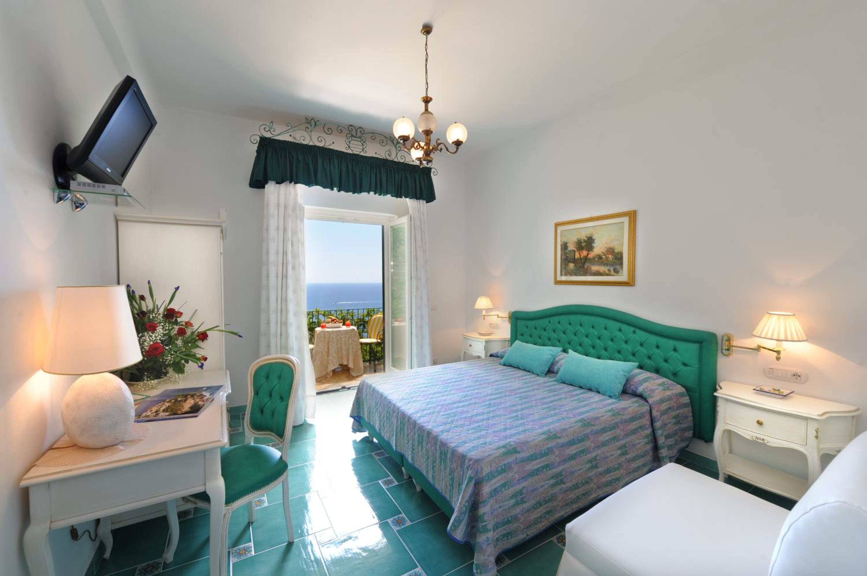 Deluxe Triple Room with Sea View - Photo 1