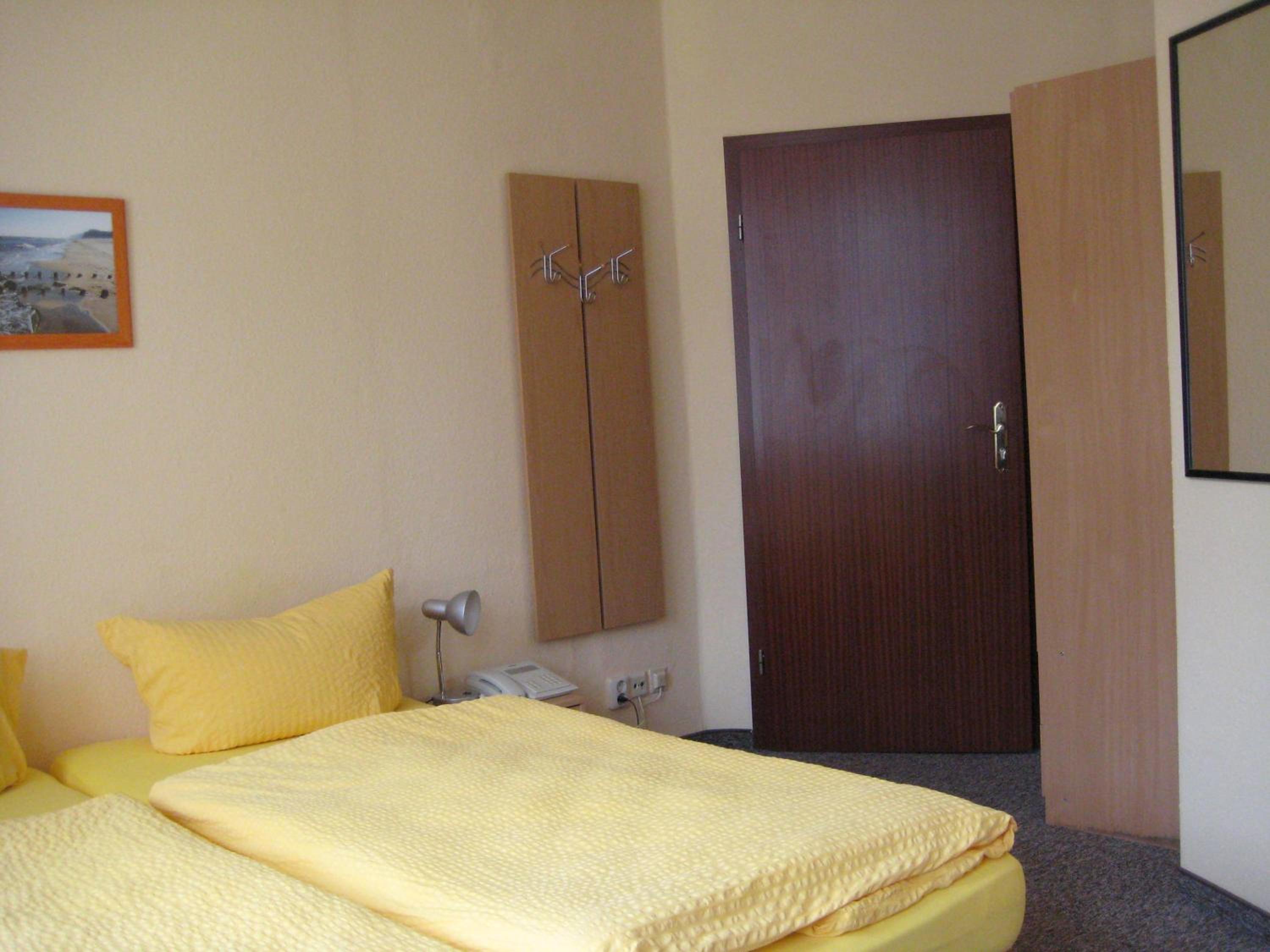 Double or Twin Room photo 3