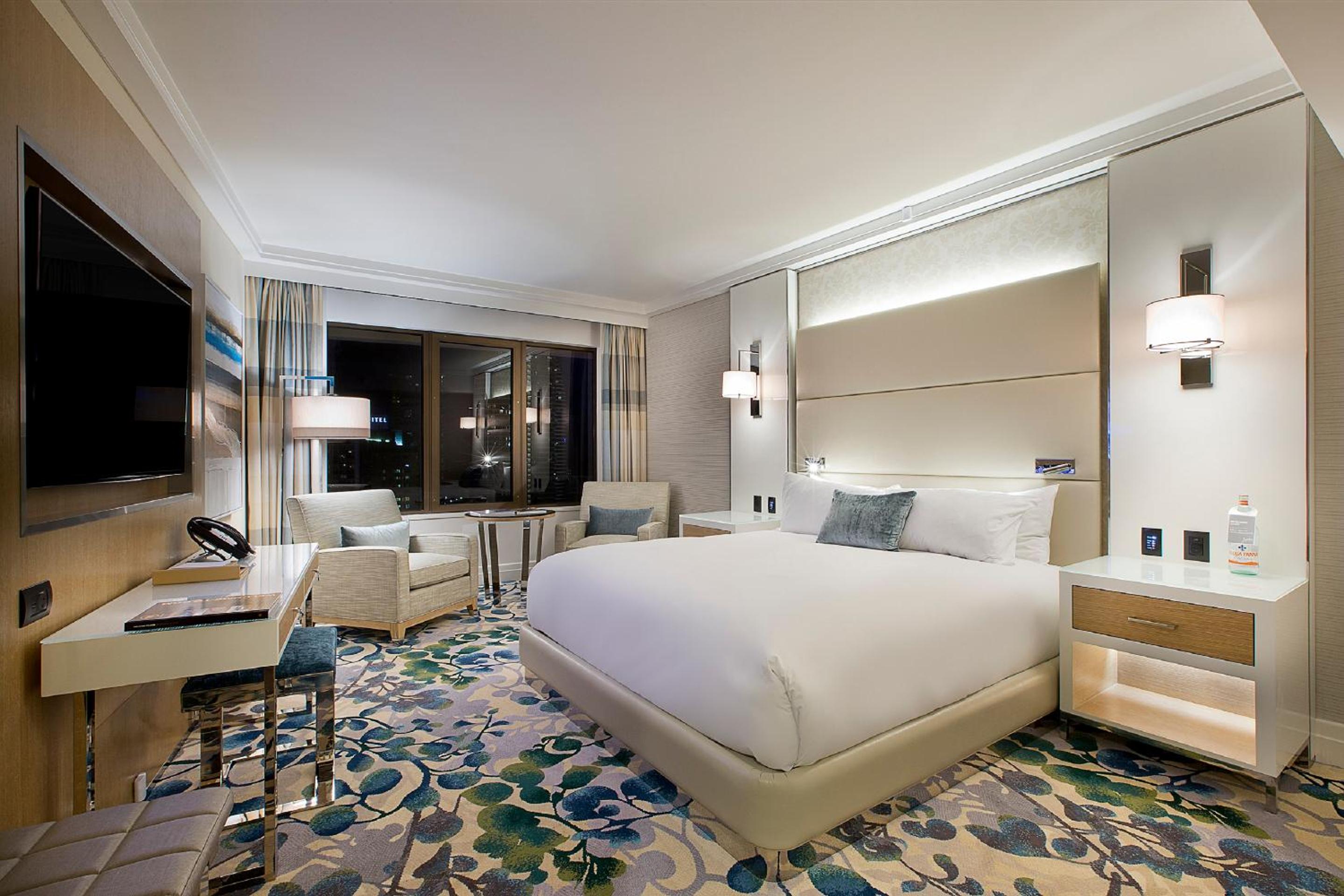 Executive Deluxe King Room - Photo 1