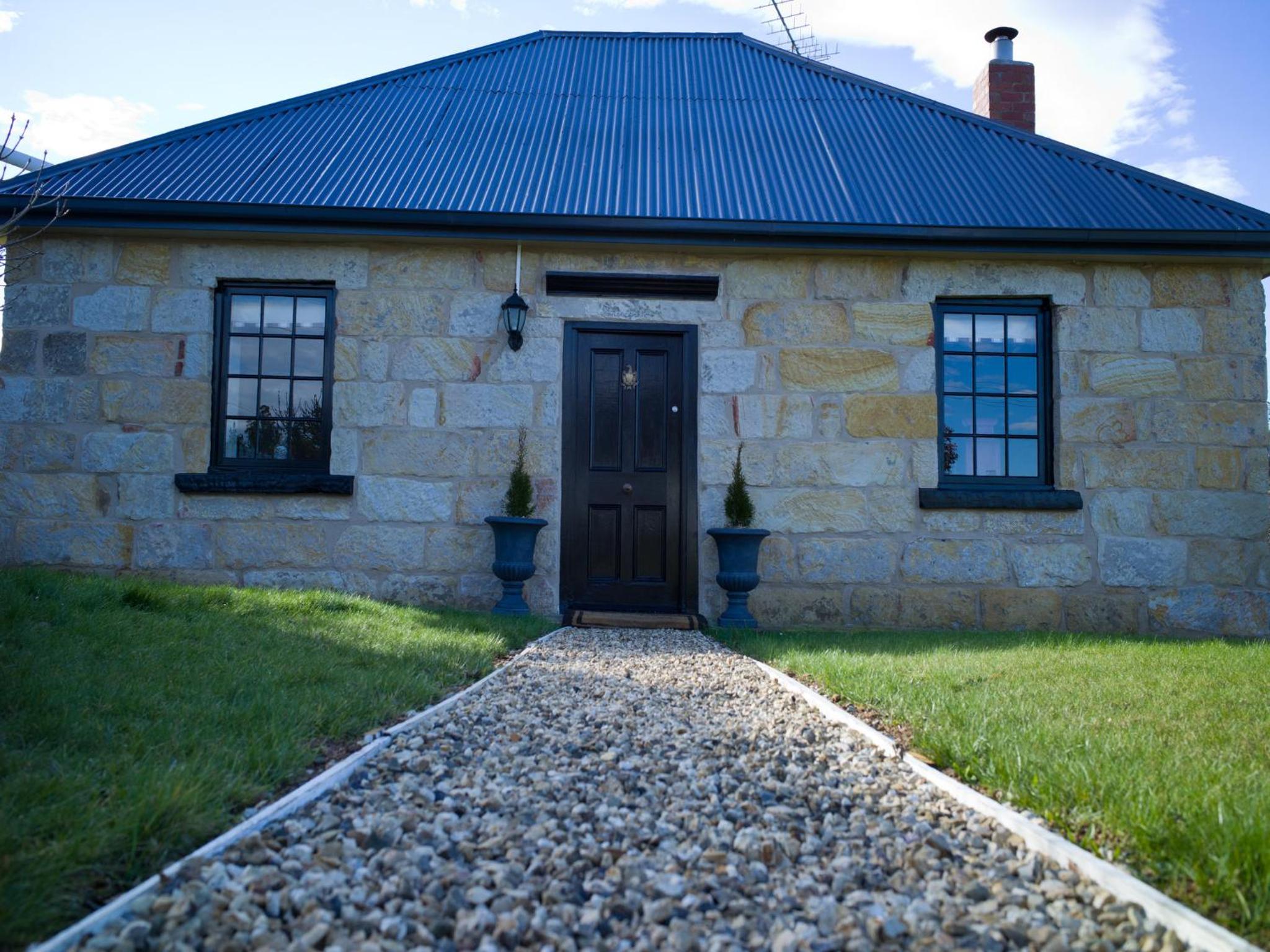 Villa - Photo 3