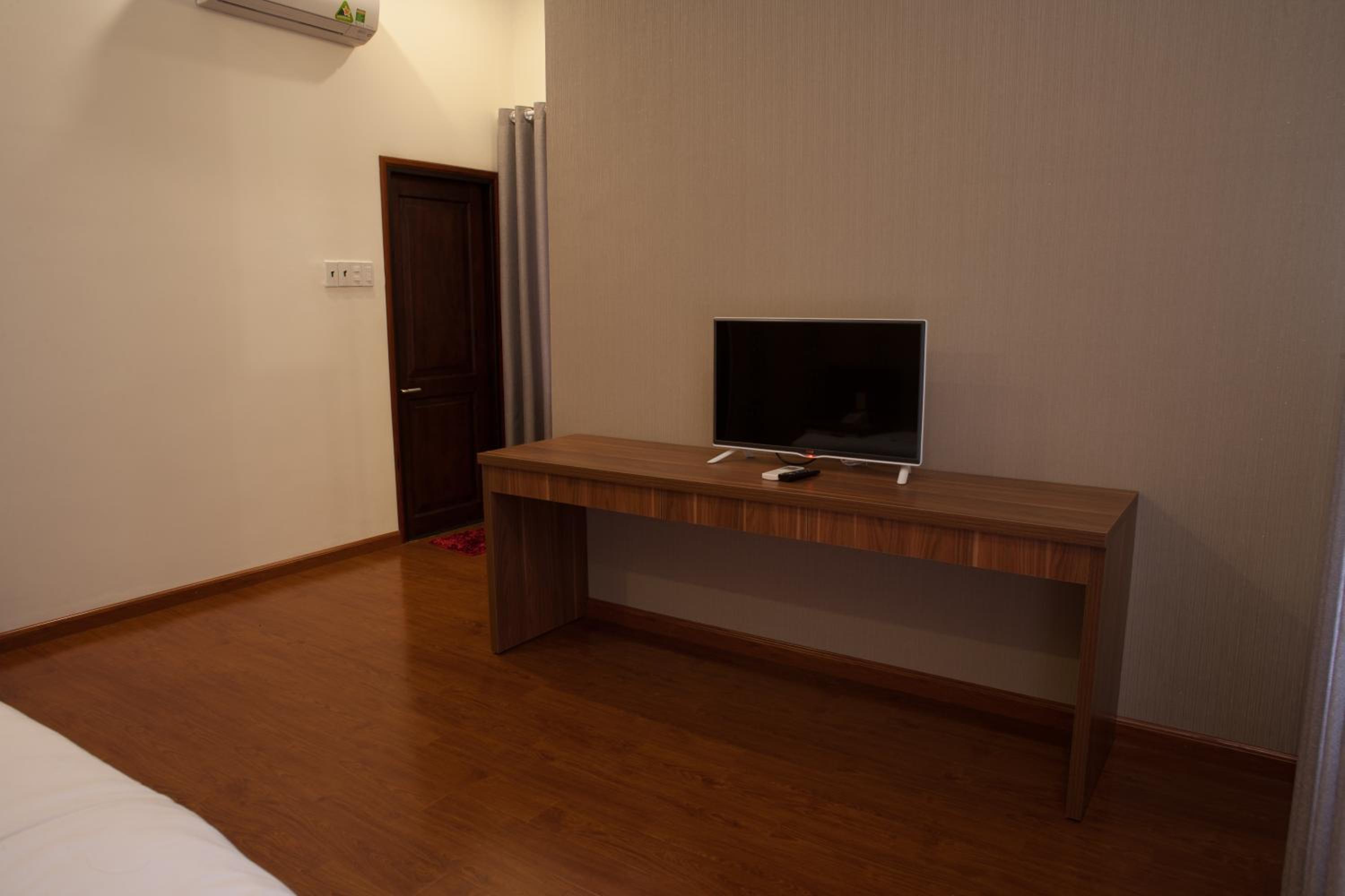 King Suite with Spa Bath photo 2