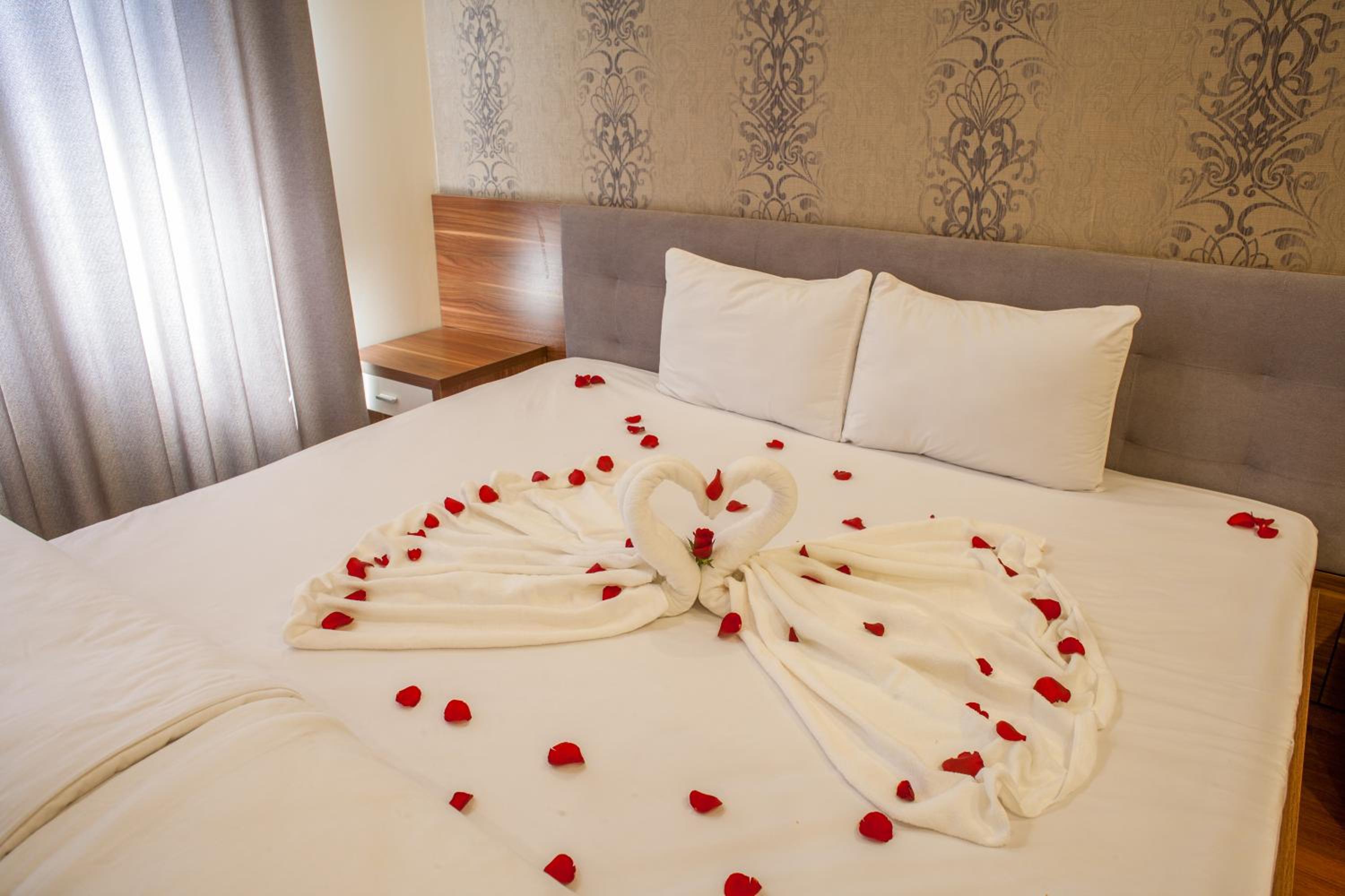 King Suite with Spa Bath photo 3
