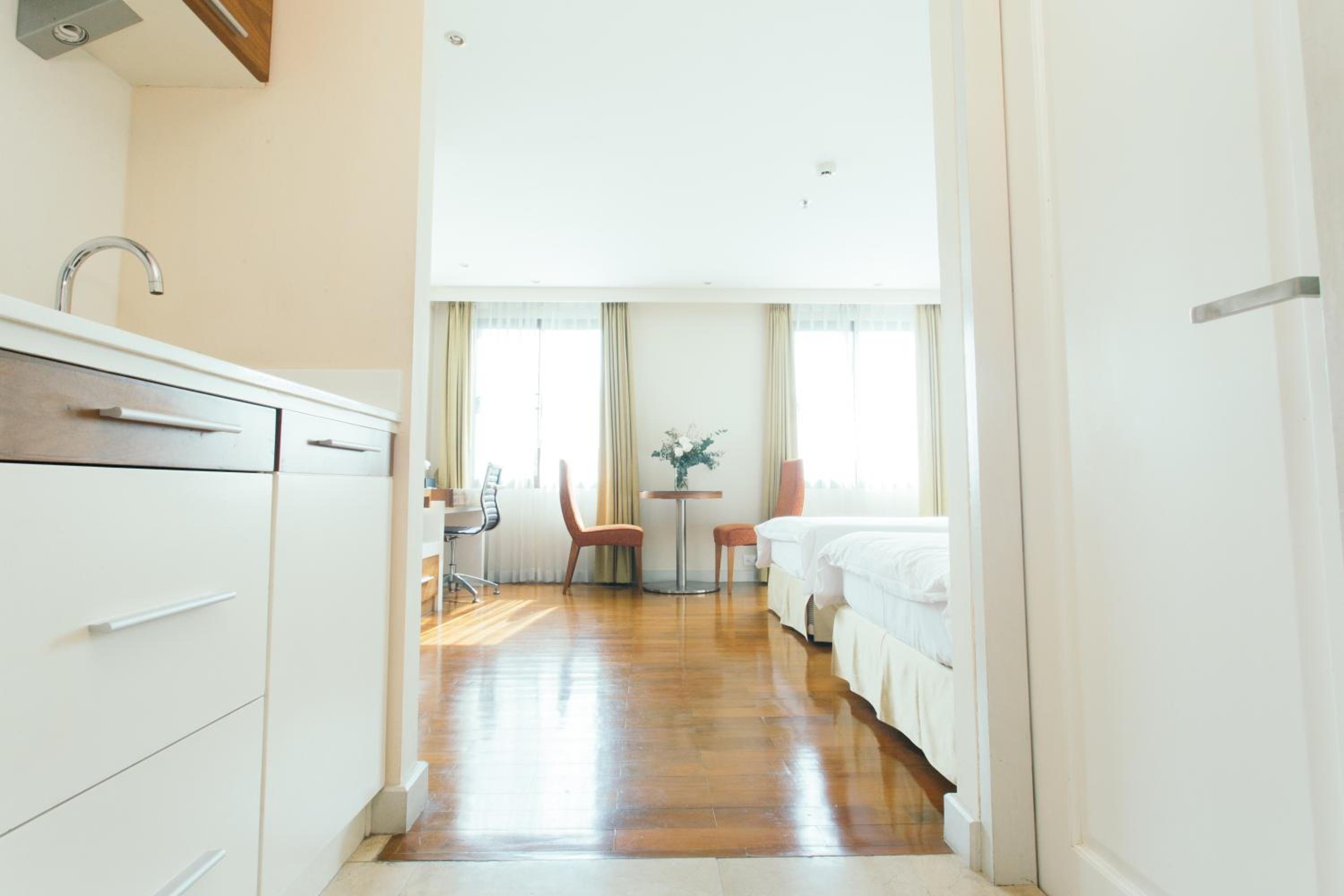 Deluxe Twin Room photo 3