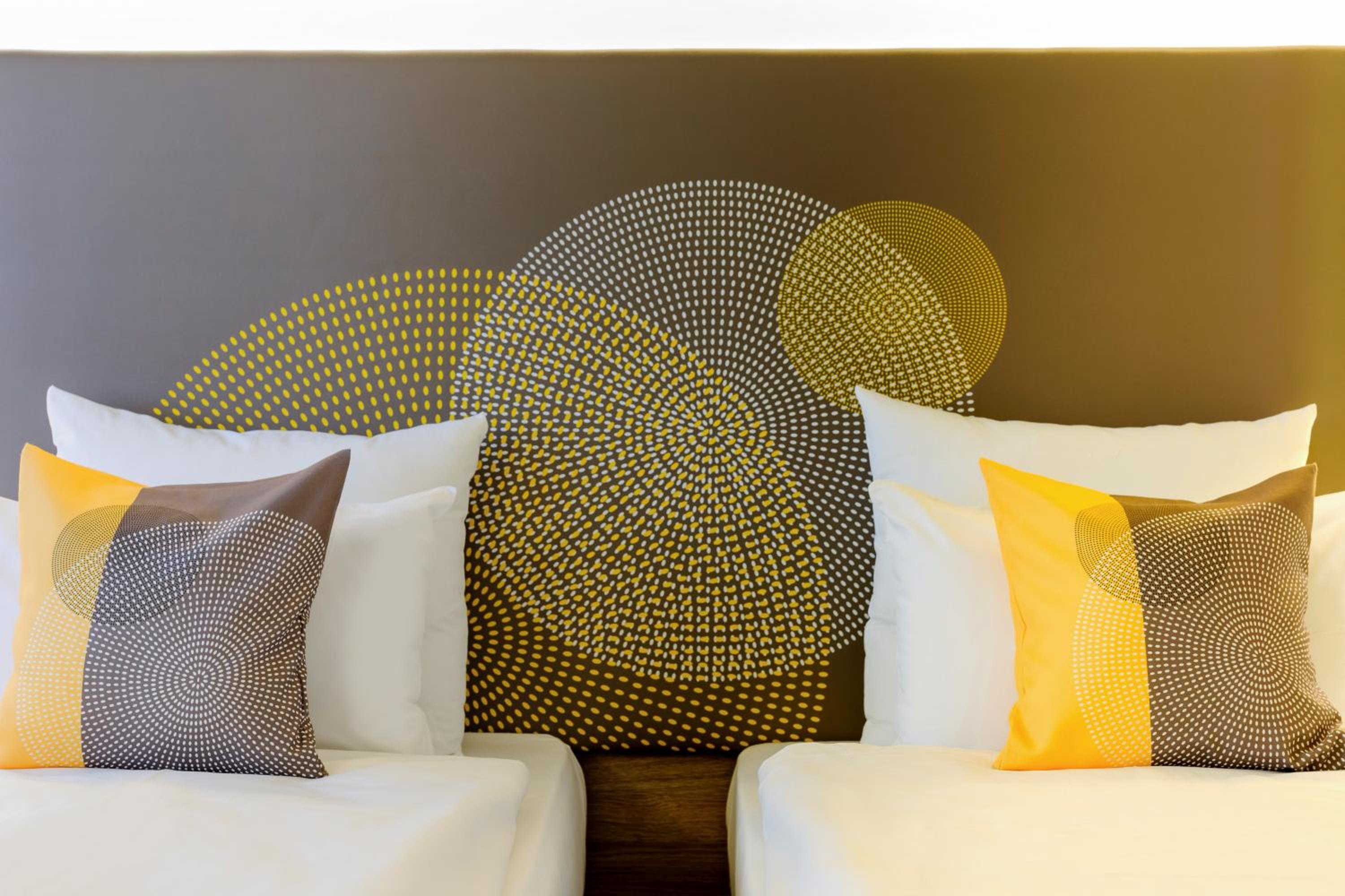 Deluxe Room With 2 Single Beds And 1 SofaÂ´ - Photo 6
