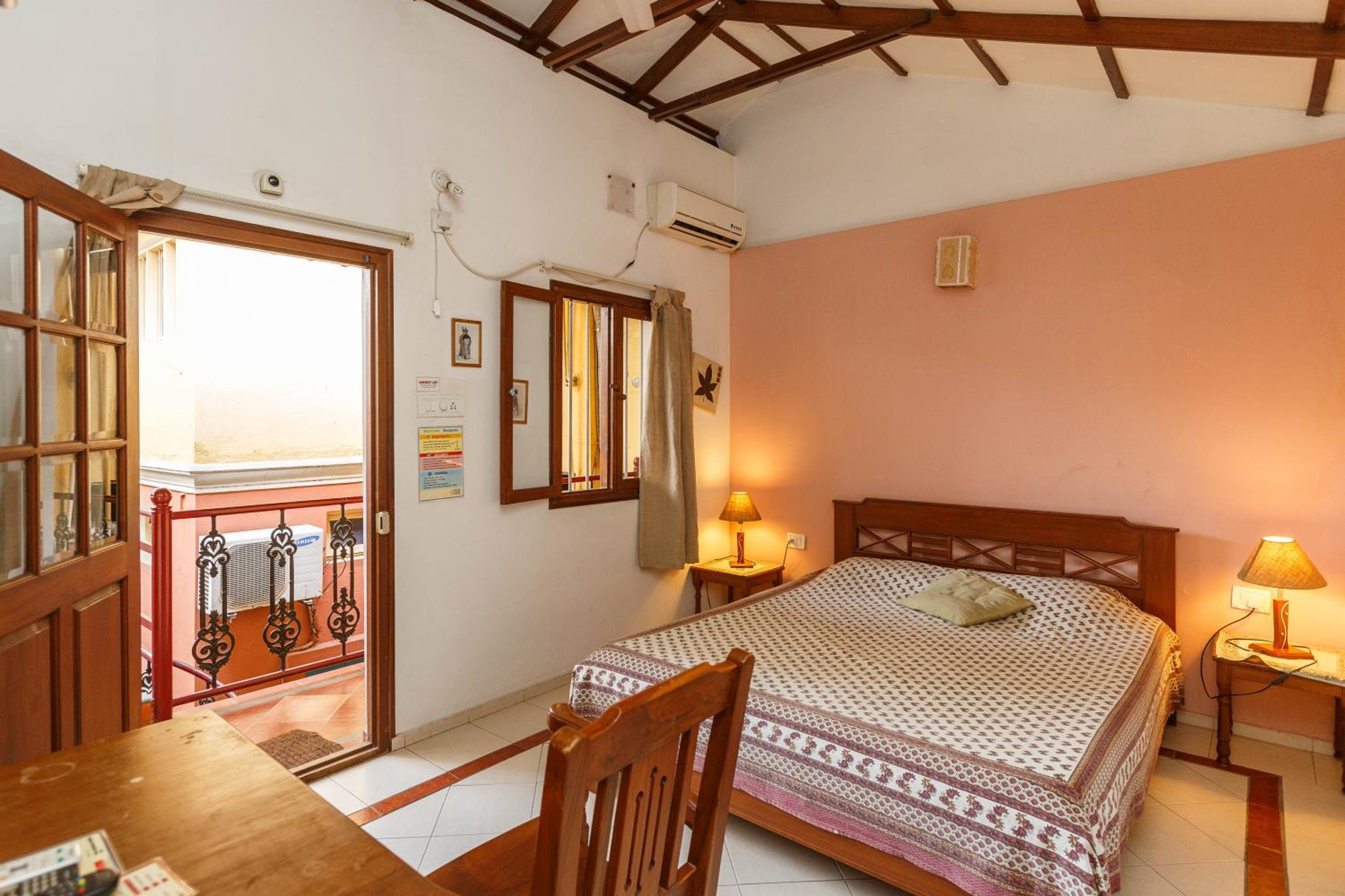 Standard Room - Photo 9
