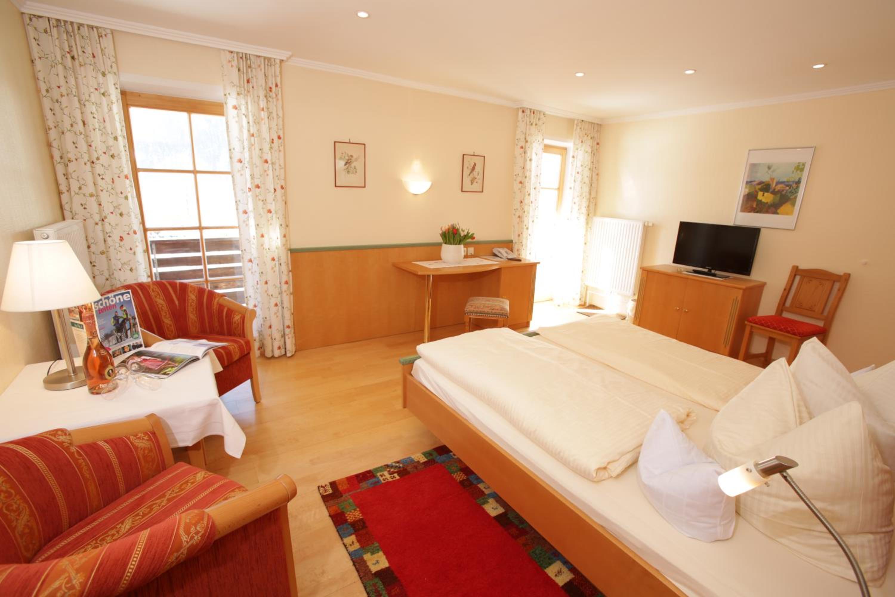 Double Room with Balcony - Photo 1