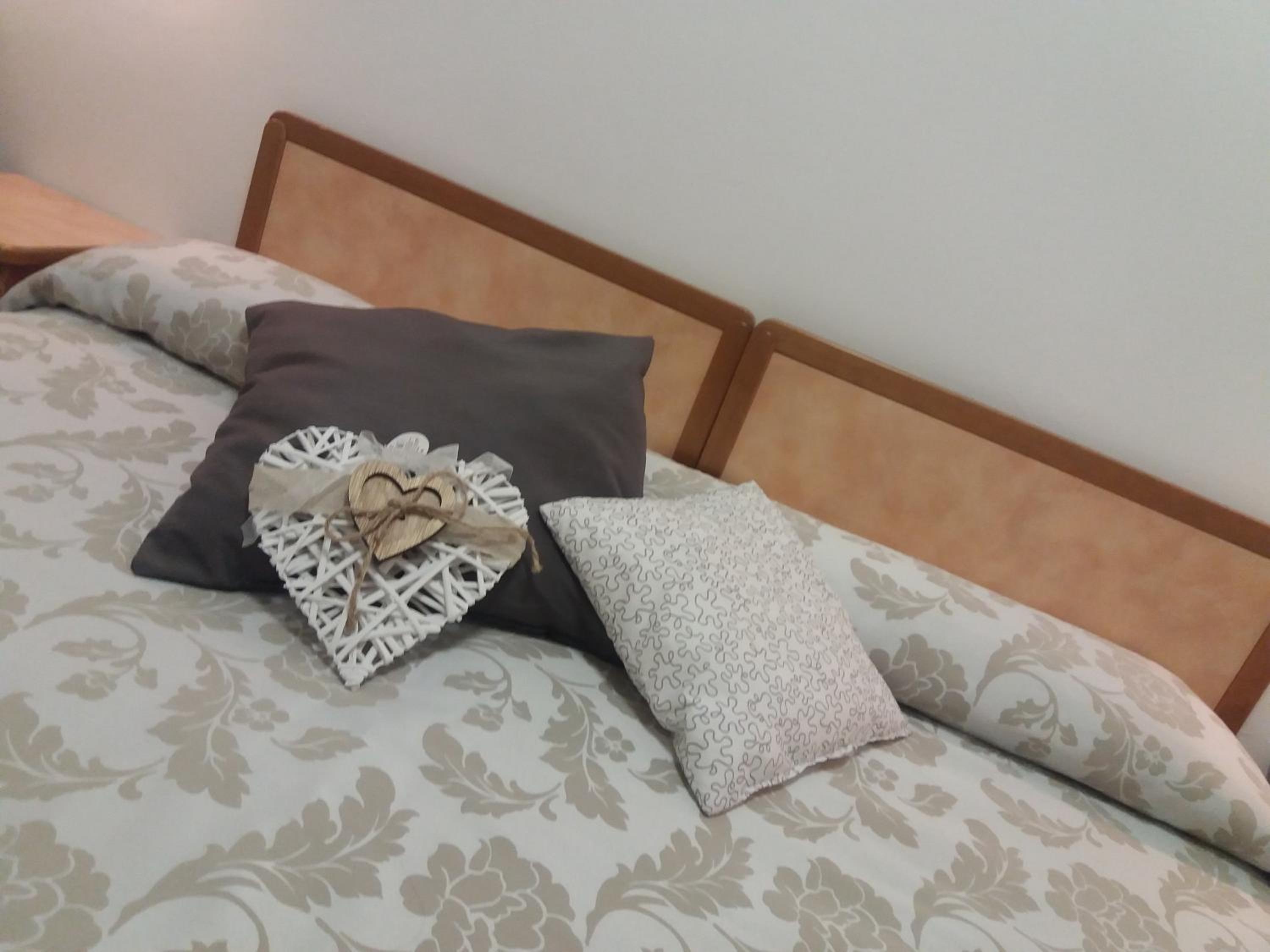 Double Room - Photo 6