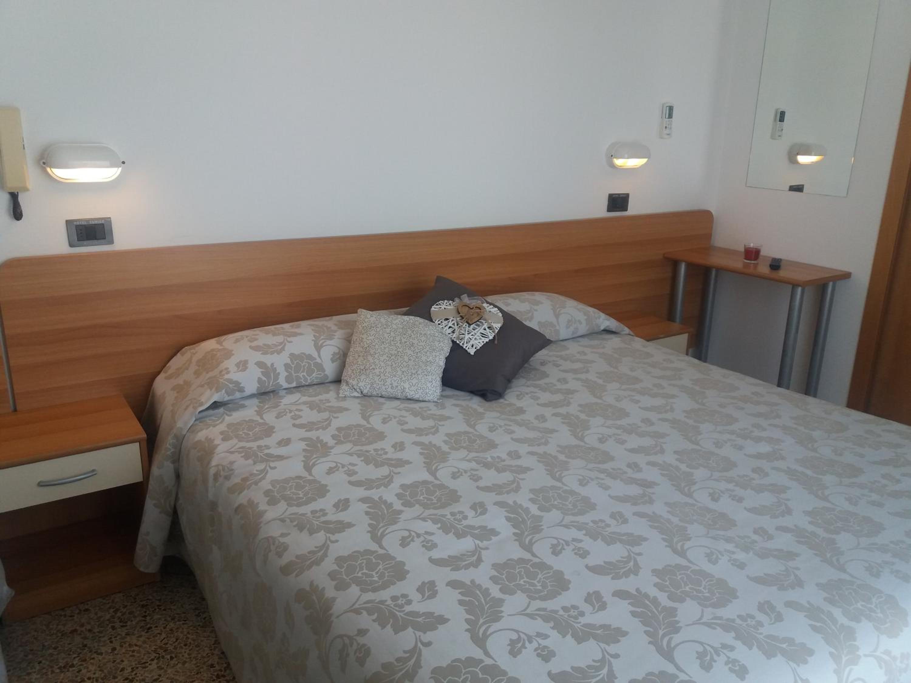 Double Room - Photo 7
