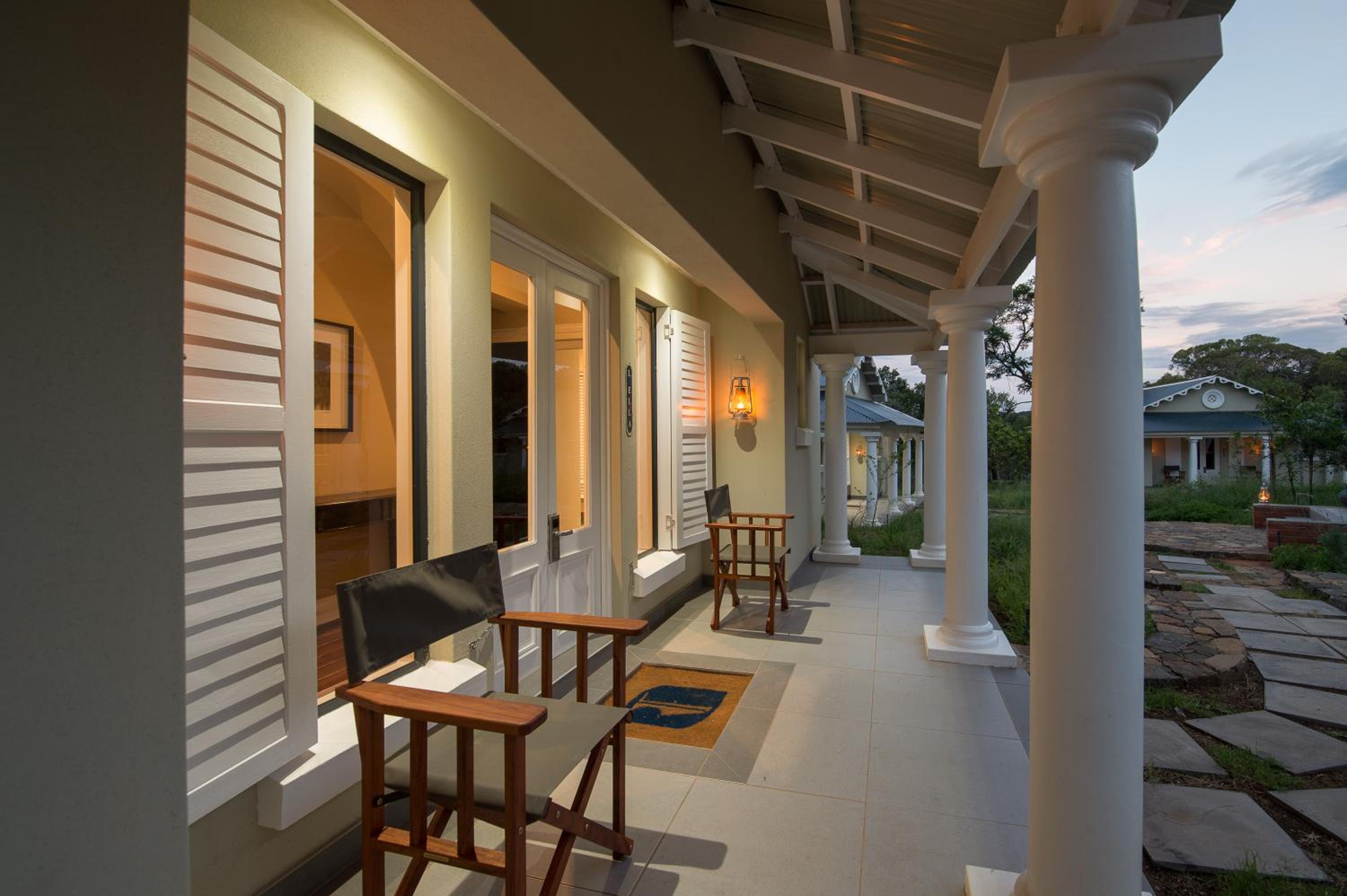 Executive Suite - Photo 6