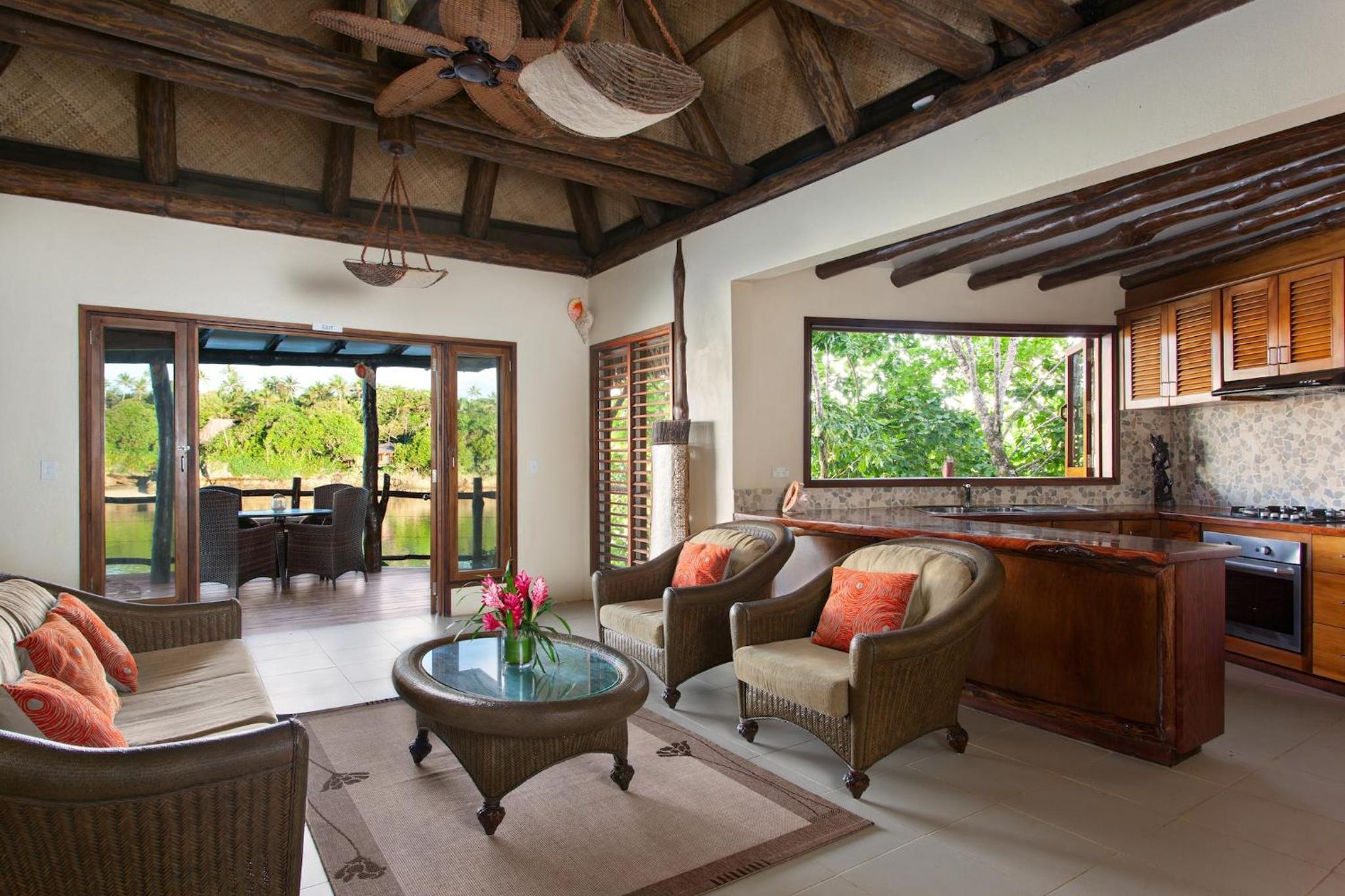 Grand Oceanfront Villa (Sea View Pool)