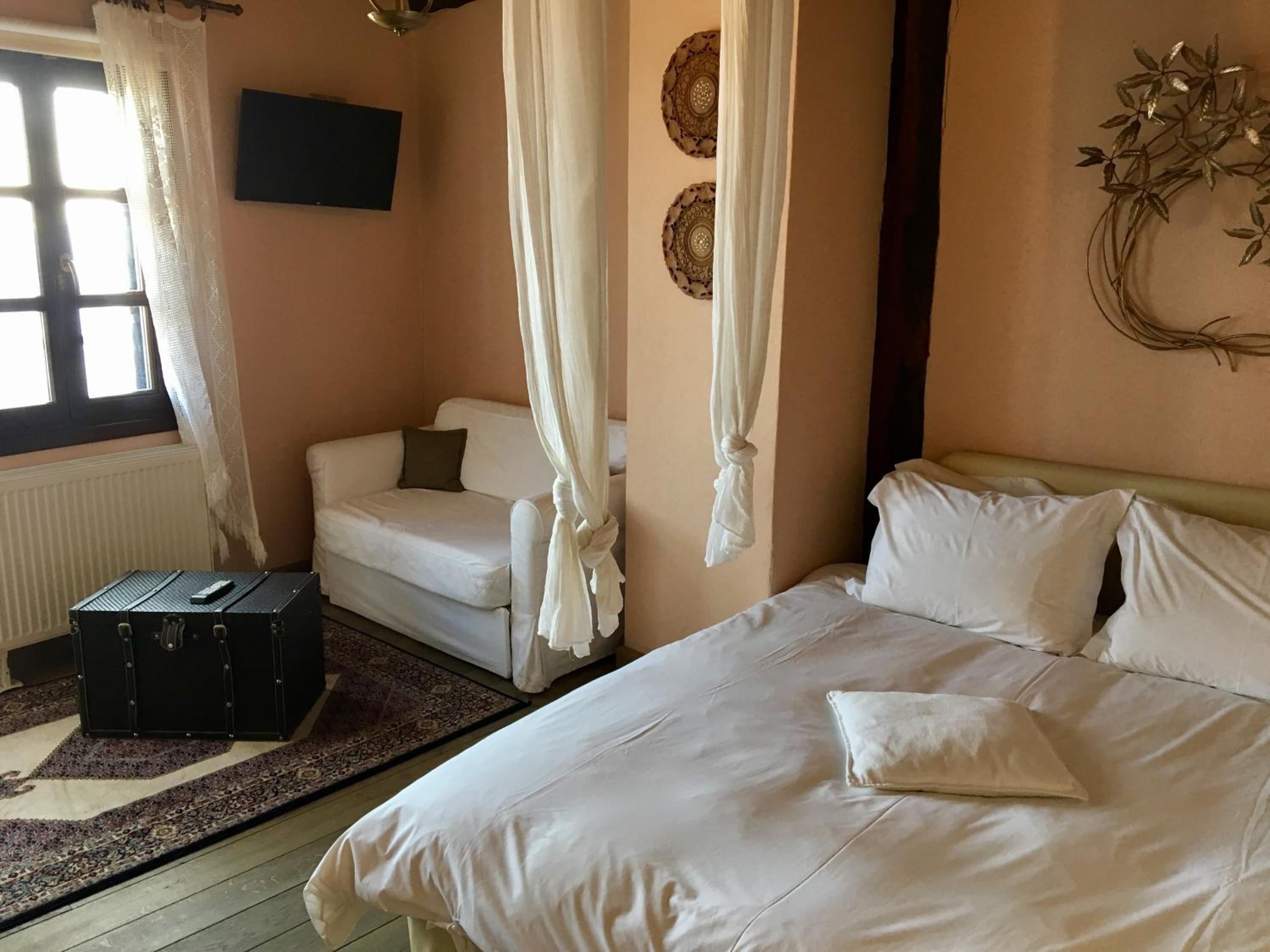 Double or Twin Room with Village View - Photo 3