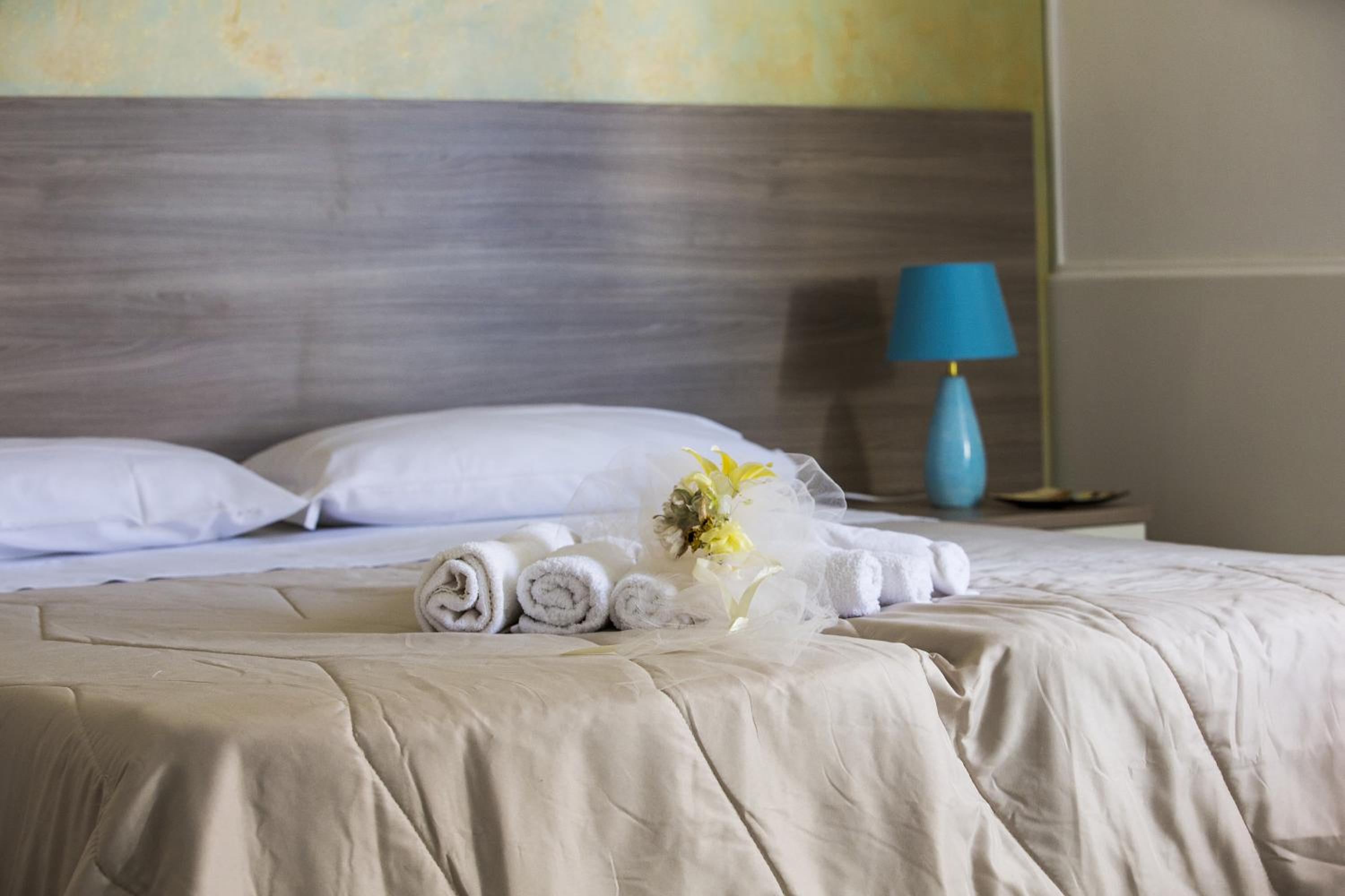 Deluxe Triple Room - Photo 14