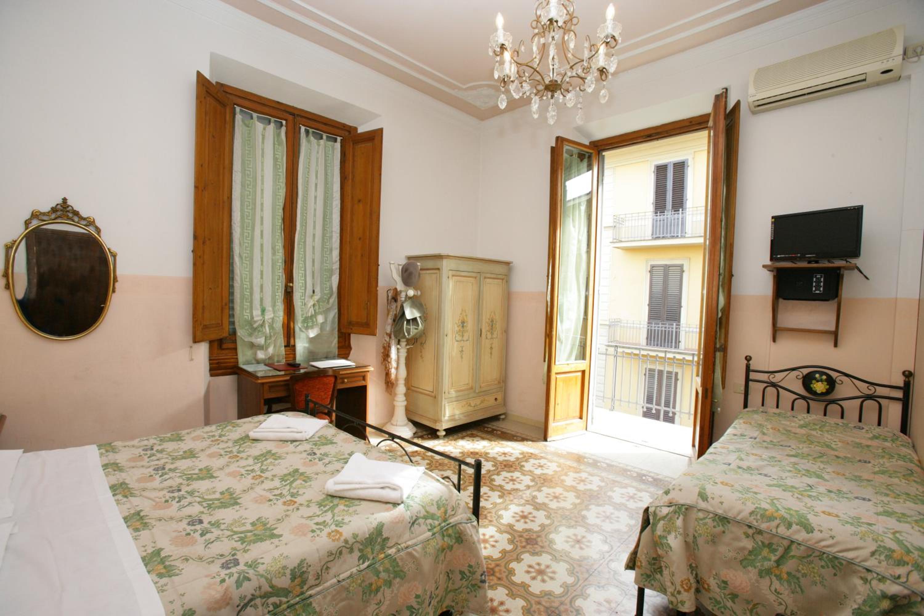 Triple Room