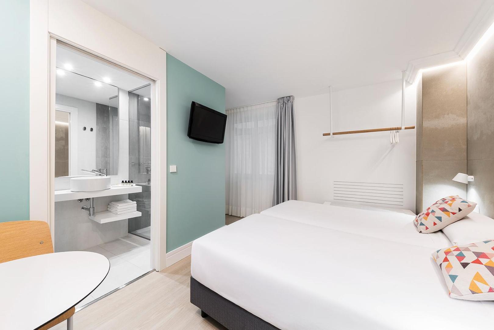 Economy Twin Room photo 3