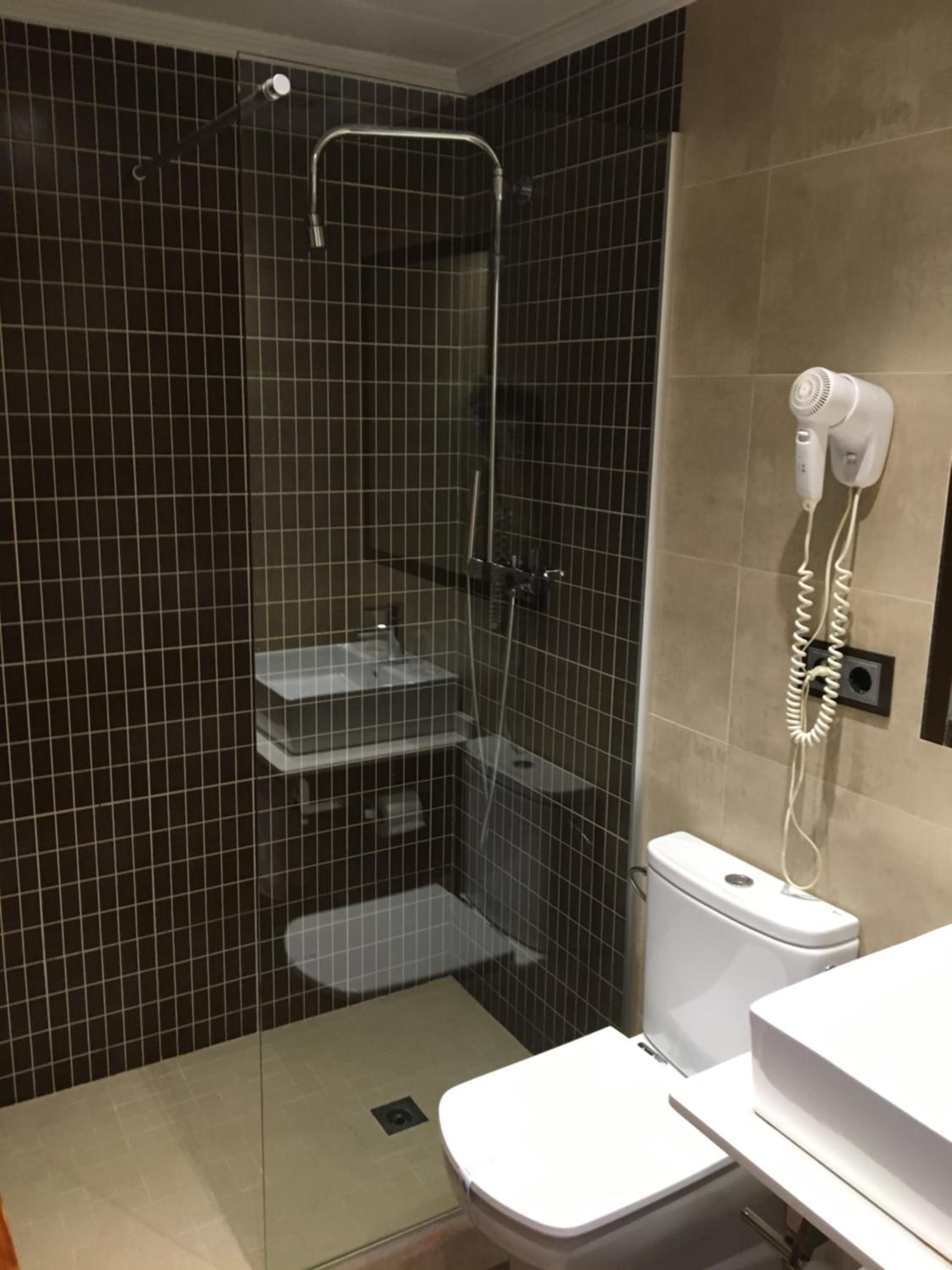 Triple Room (2 Adults + 1 Child) photo 3