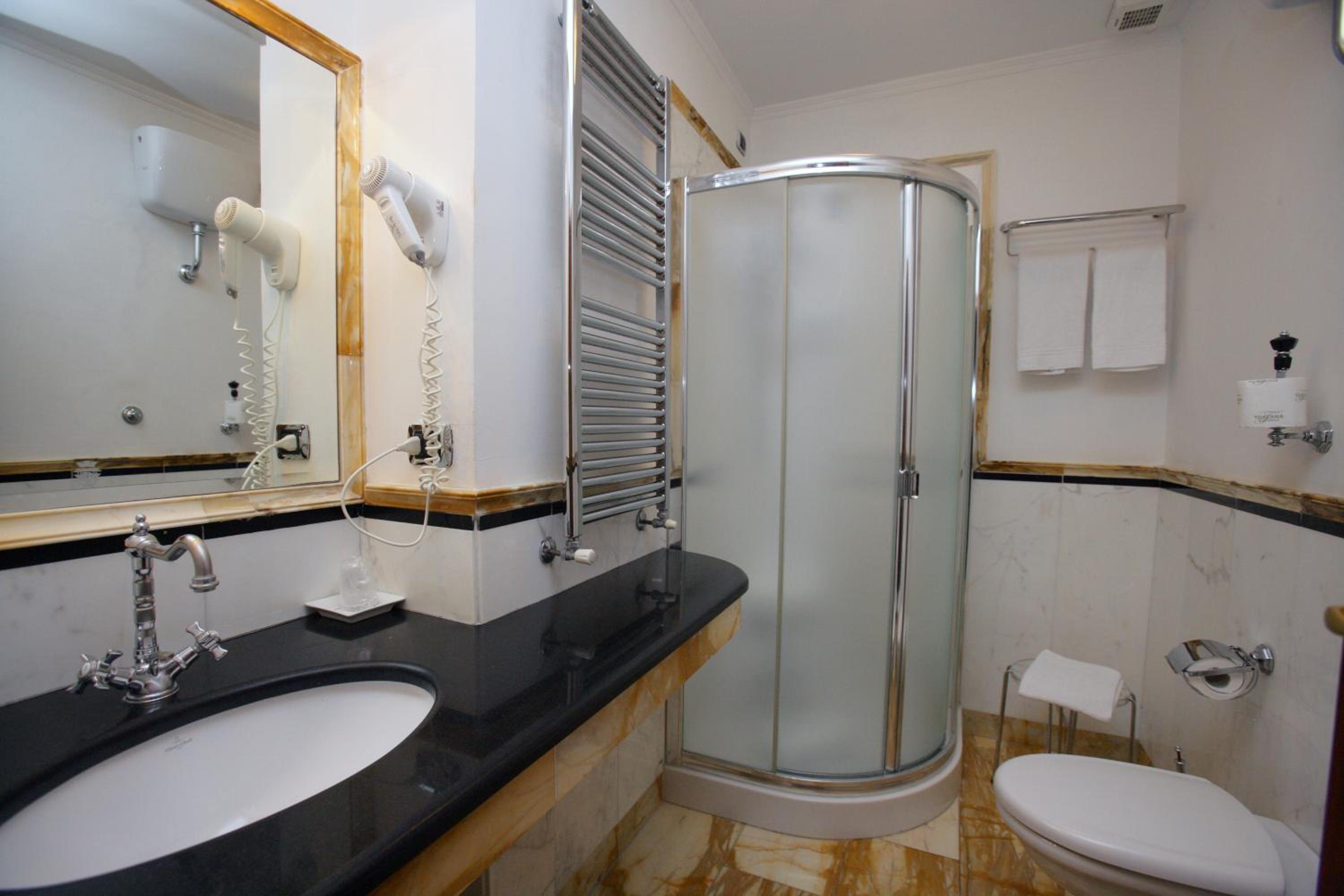 Double or Twin Room with View thumbnail 6