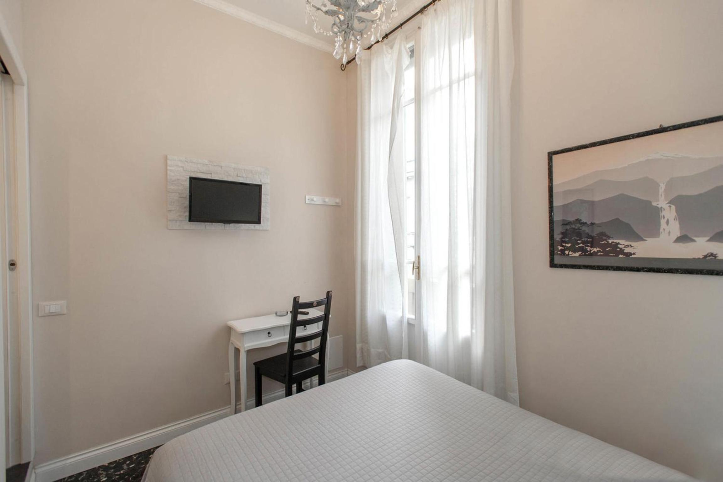 Double Room with Small Double Bed photo 1
