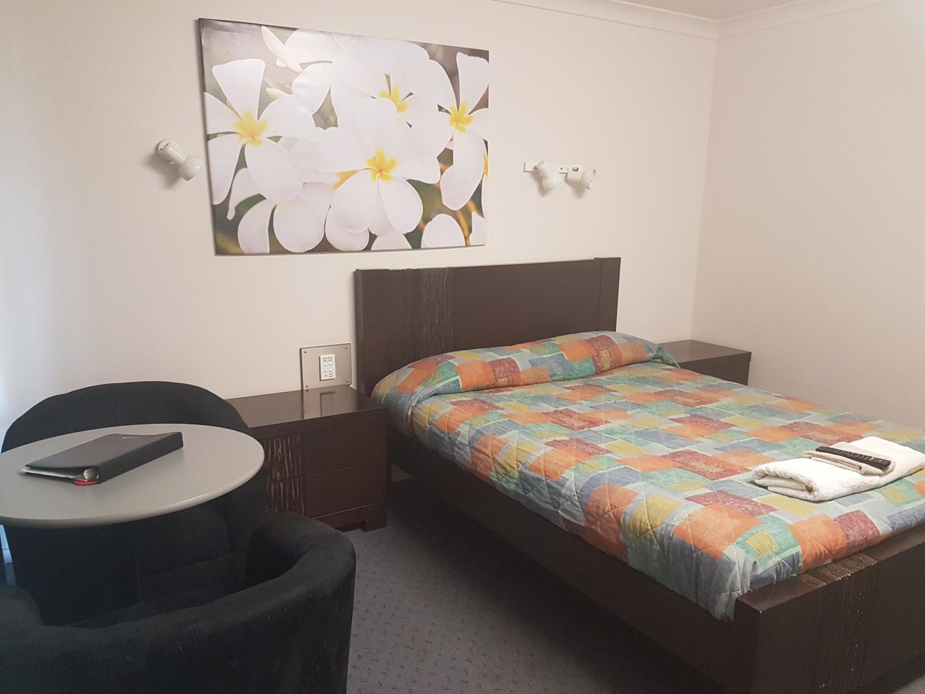 Standard Queen Room photo 3