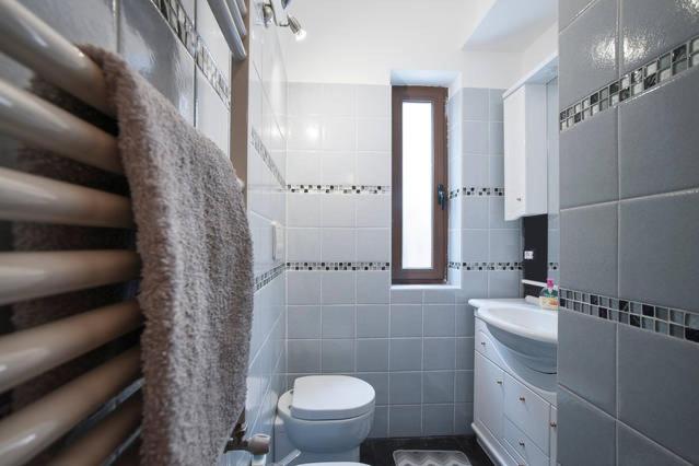 Double or Twin Room with Private Bathroom - Photo 8