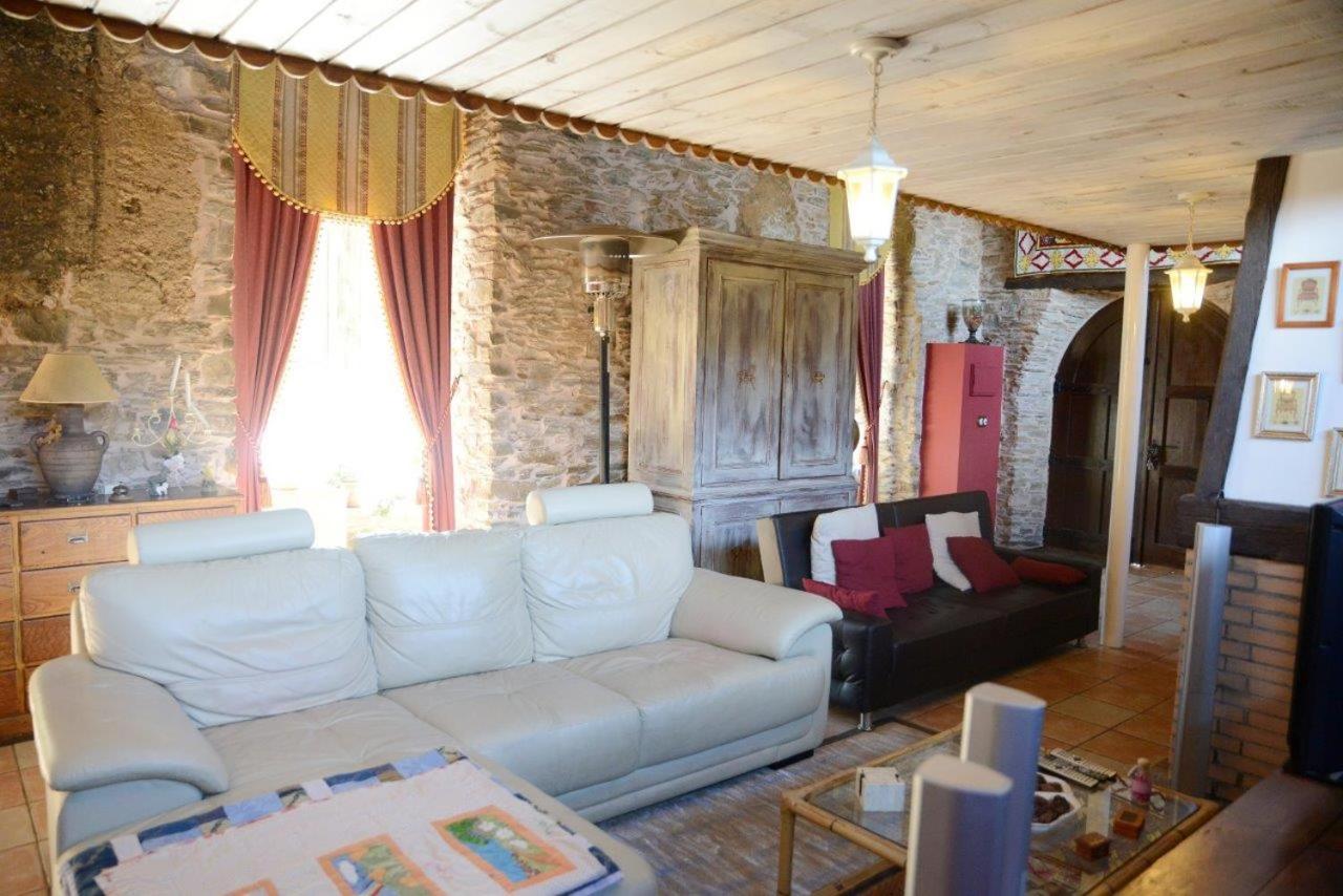 Four-Bedroom House - Photo 8