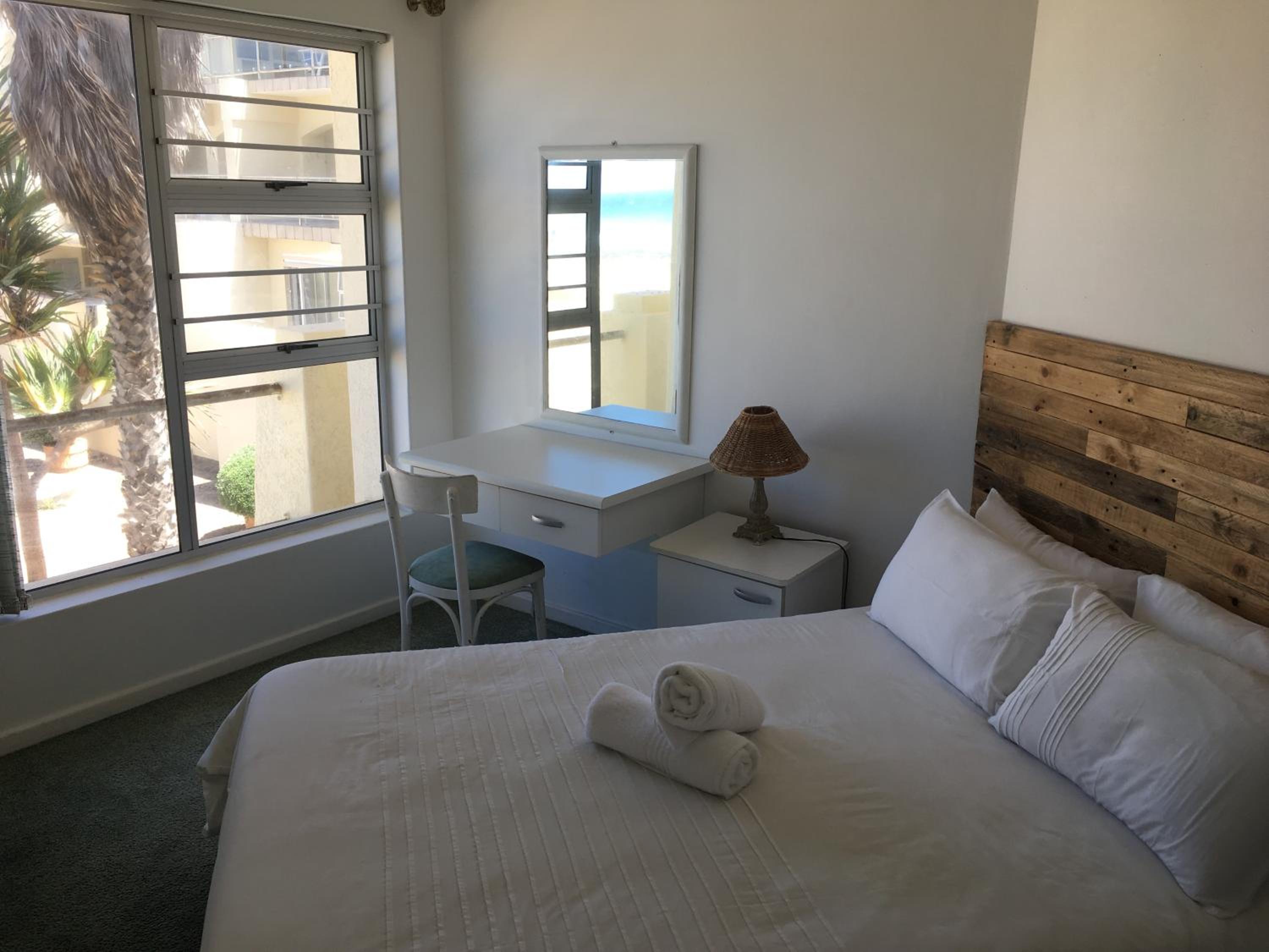 Three-Bedroom Apartment - Photo 4