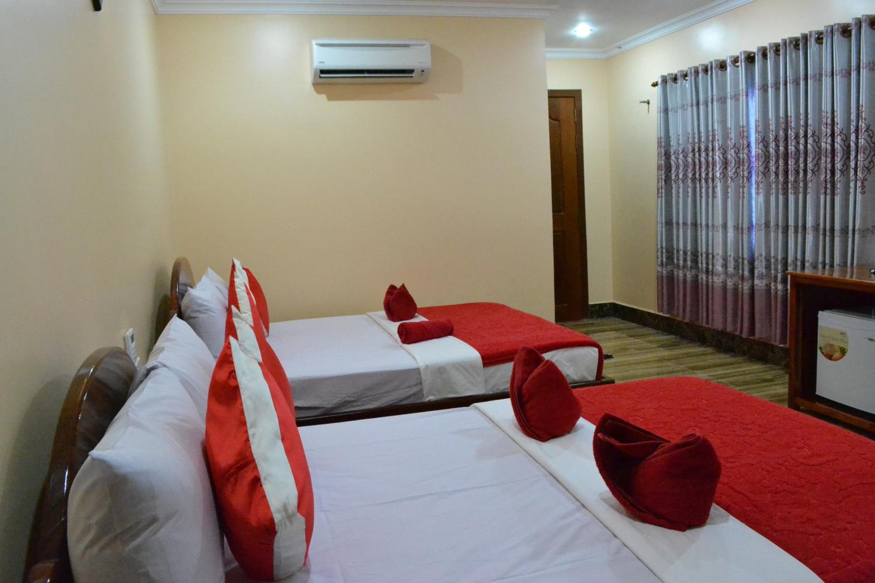 Double or Twin Room with Balcony - Photo 1