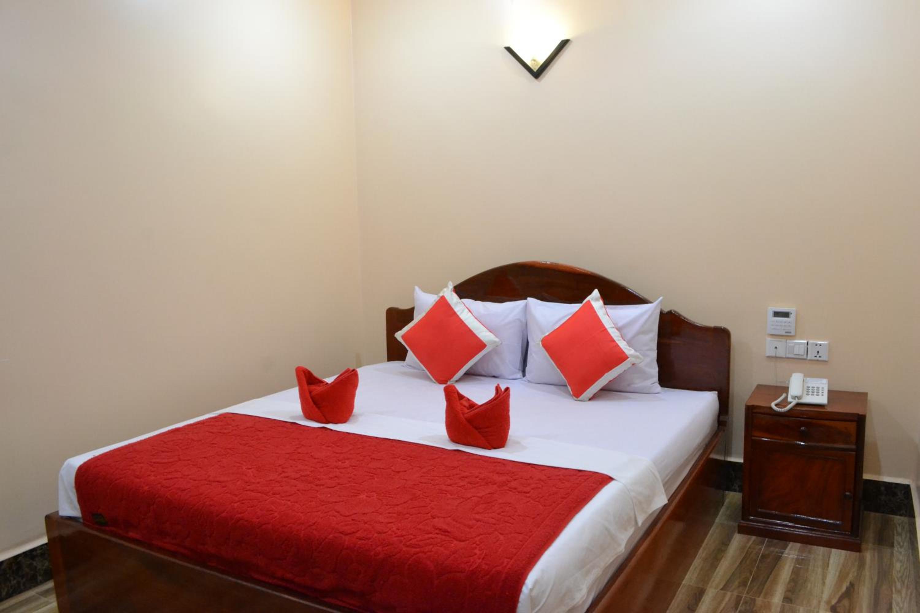 Single Room With Private Bathroom photo 3