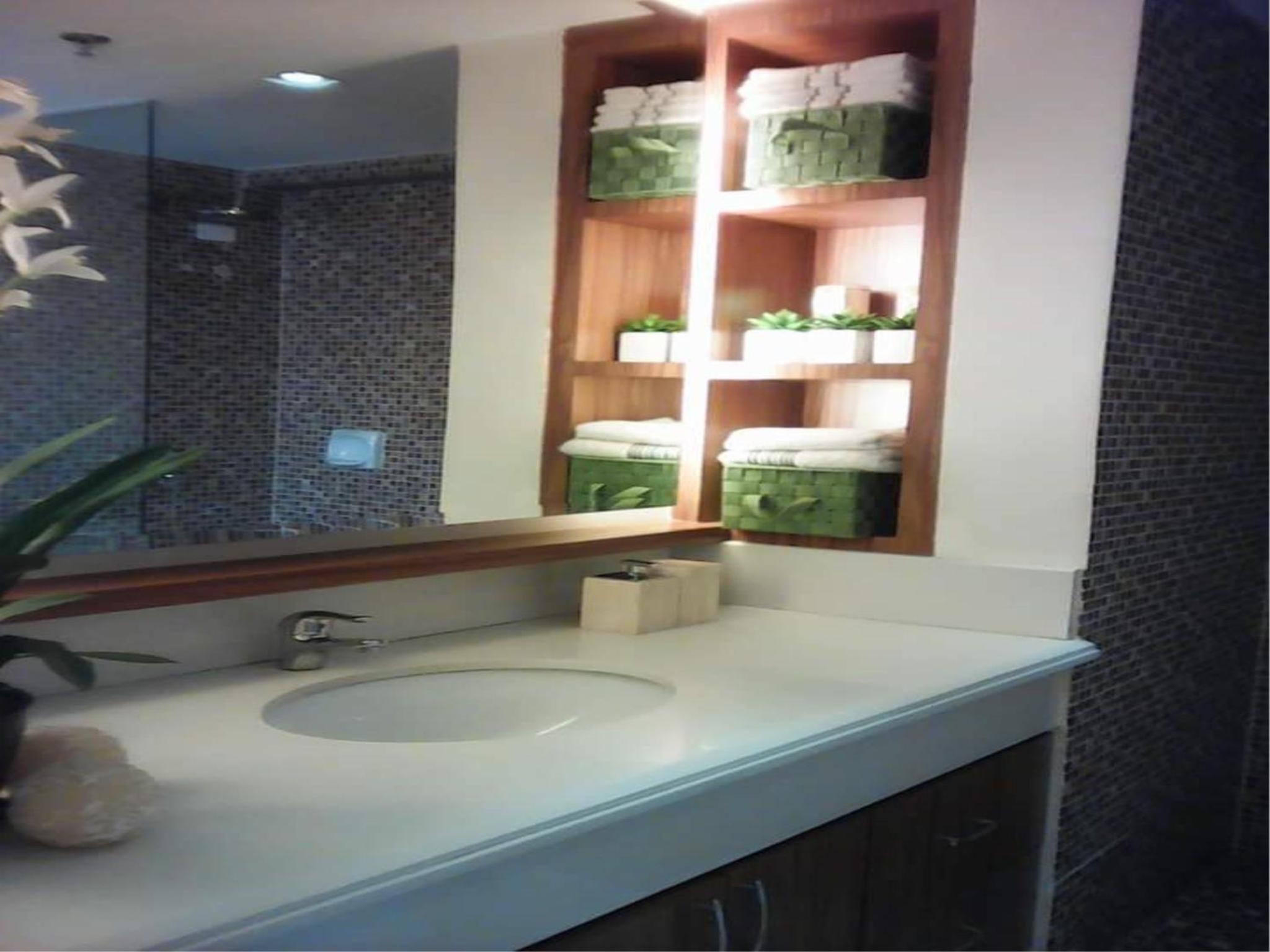 Apartment with Balcony - Photo 7