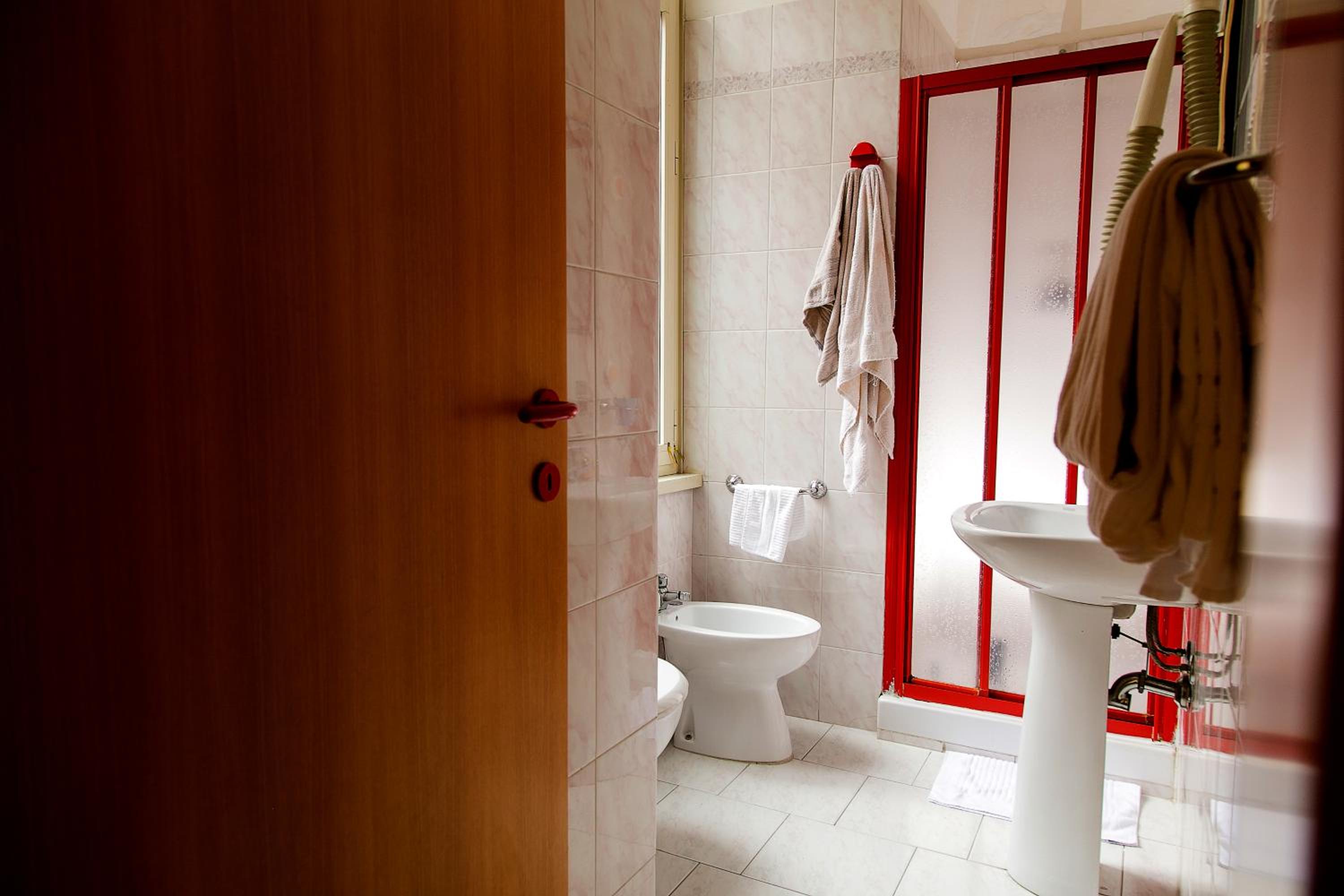 Quadruple Room - Photo 8
