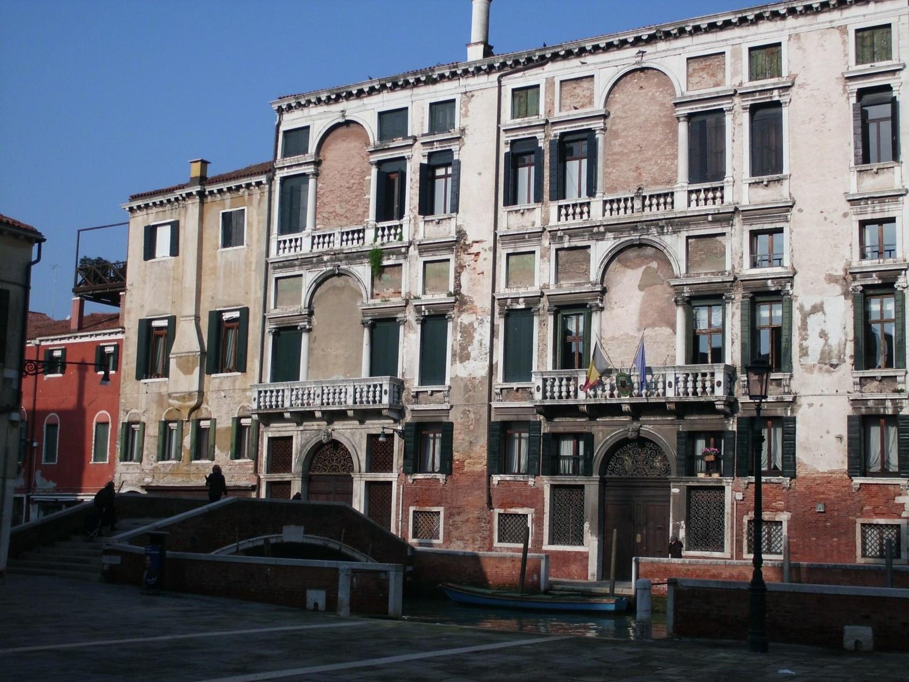 King Apartment with Balcony  photo 3