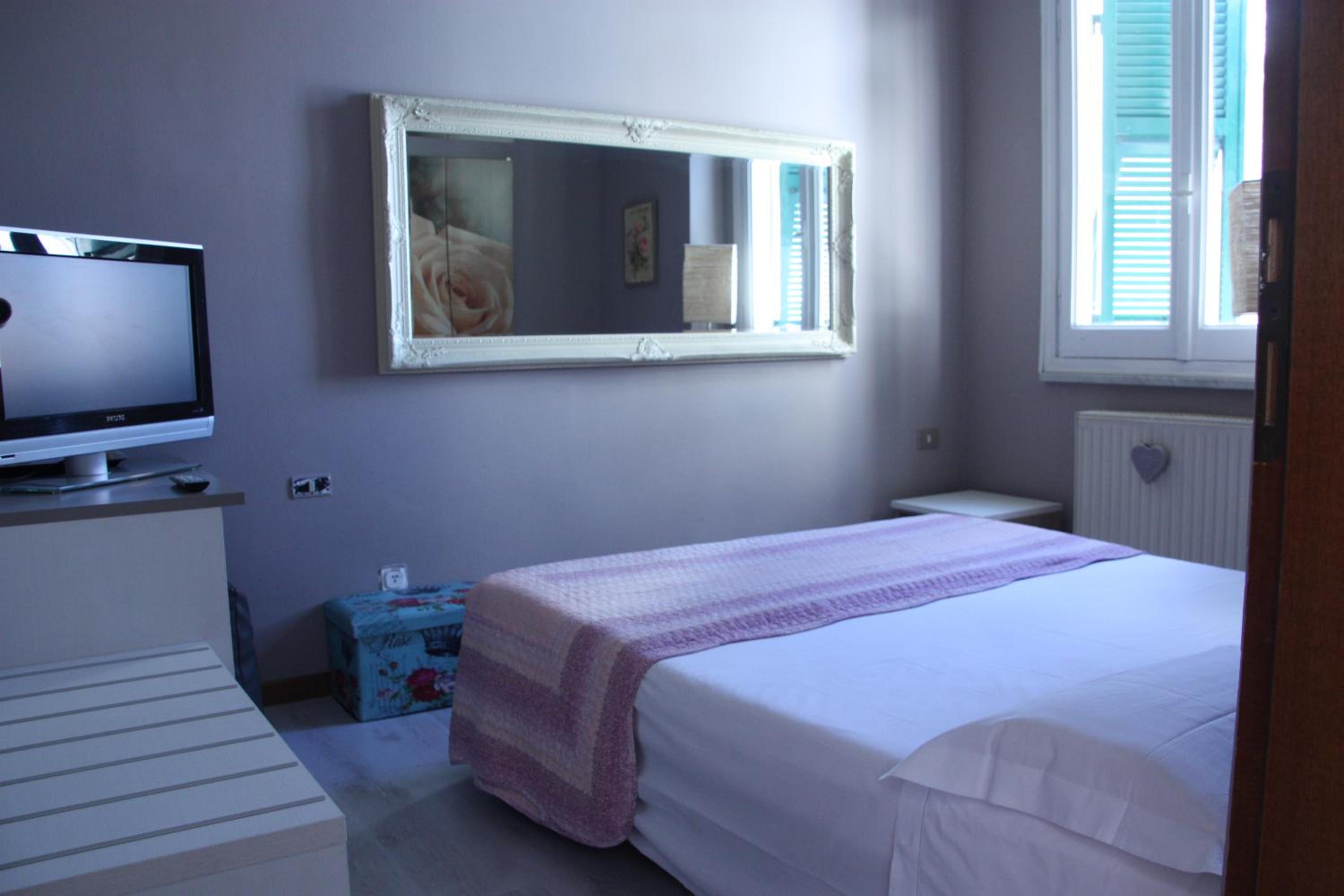 Double Room - Photo 11