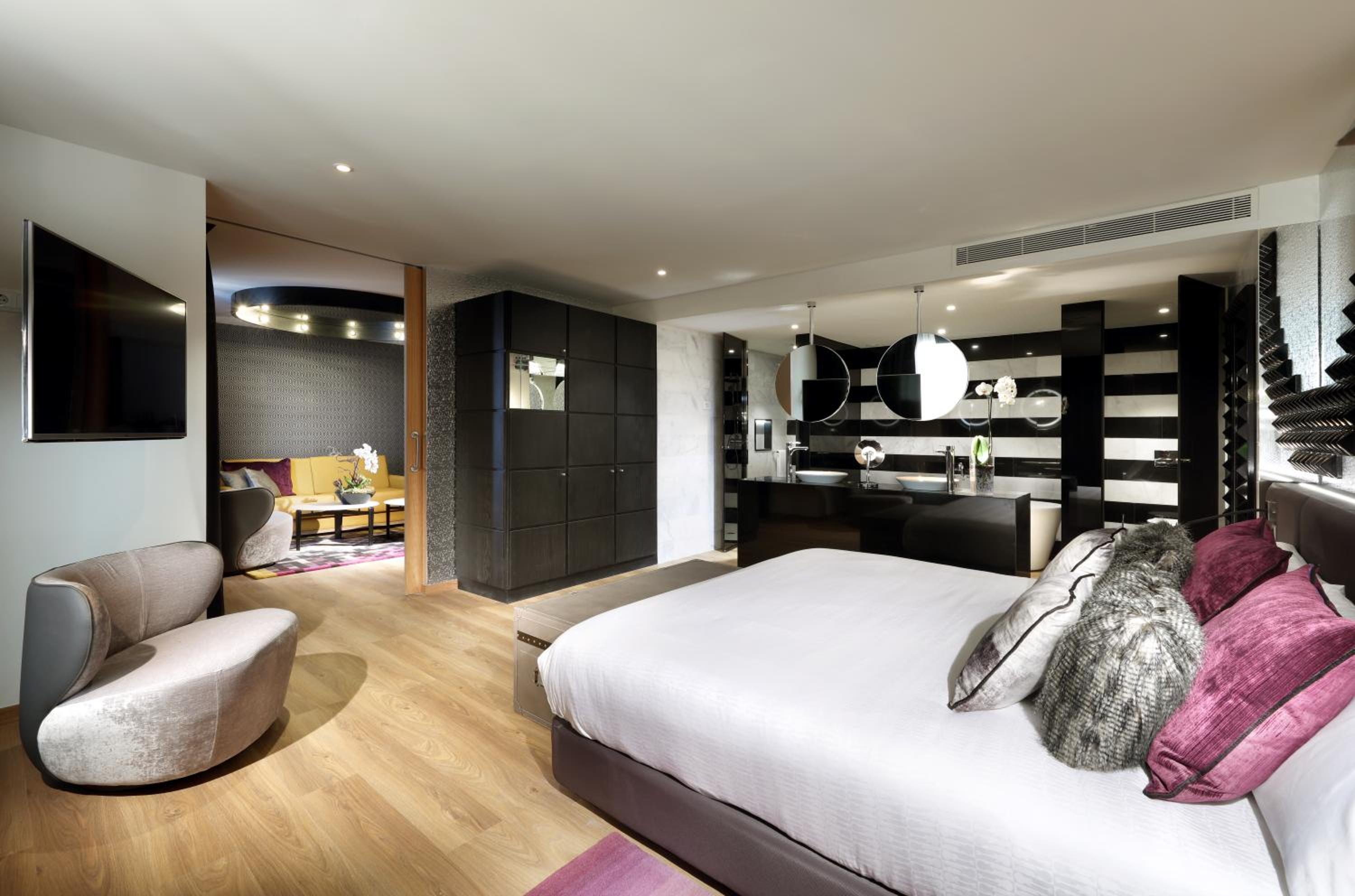 Rock Suite Diamond