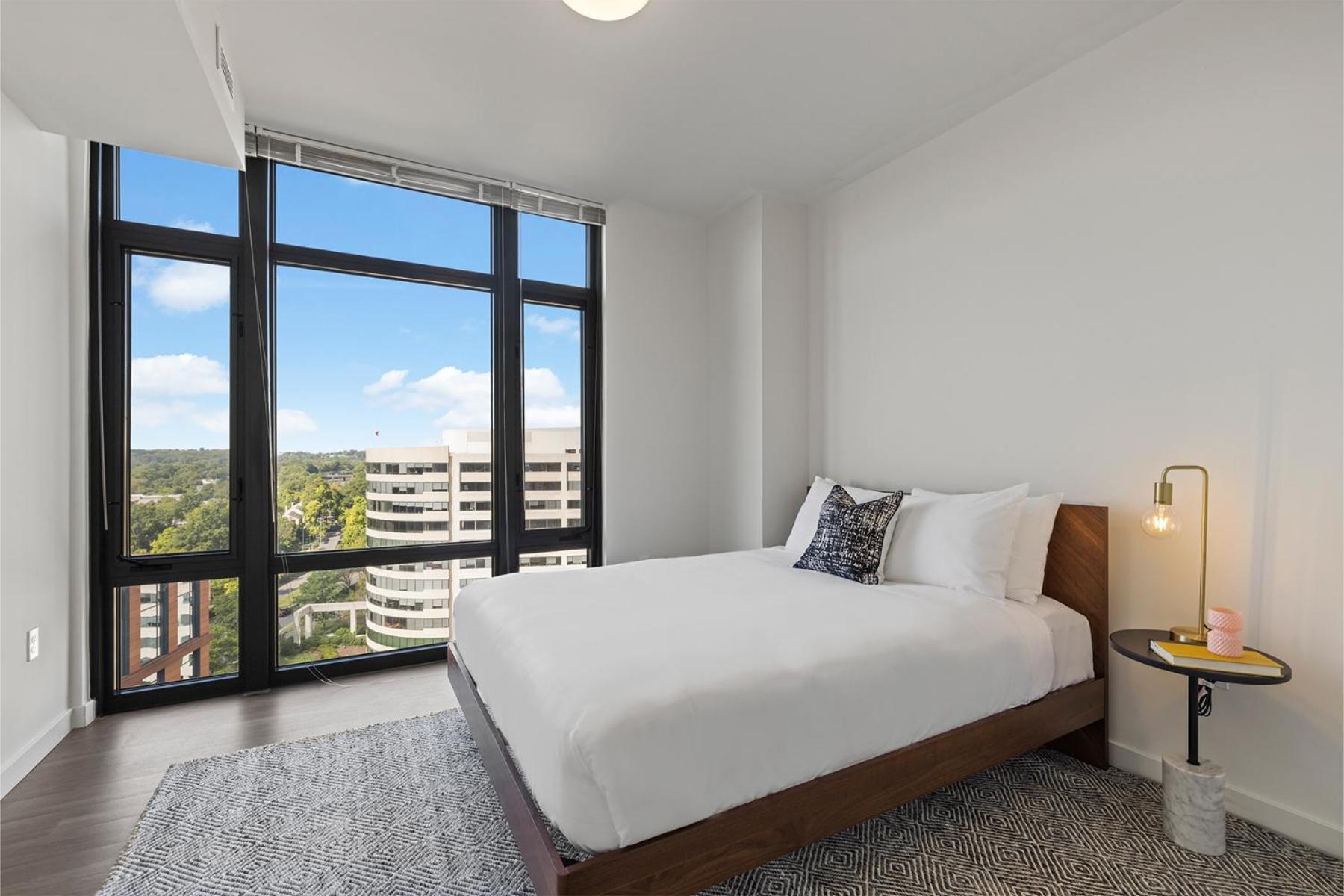 Two-Bedroom Deluxe Apartment with Balcony