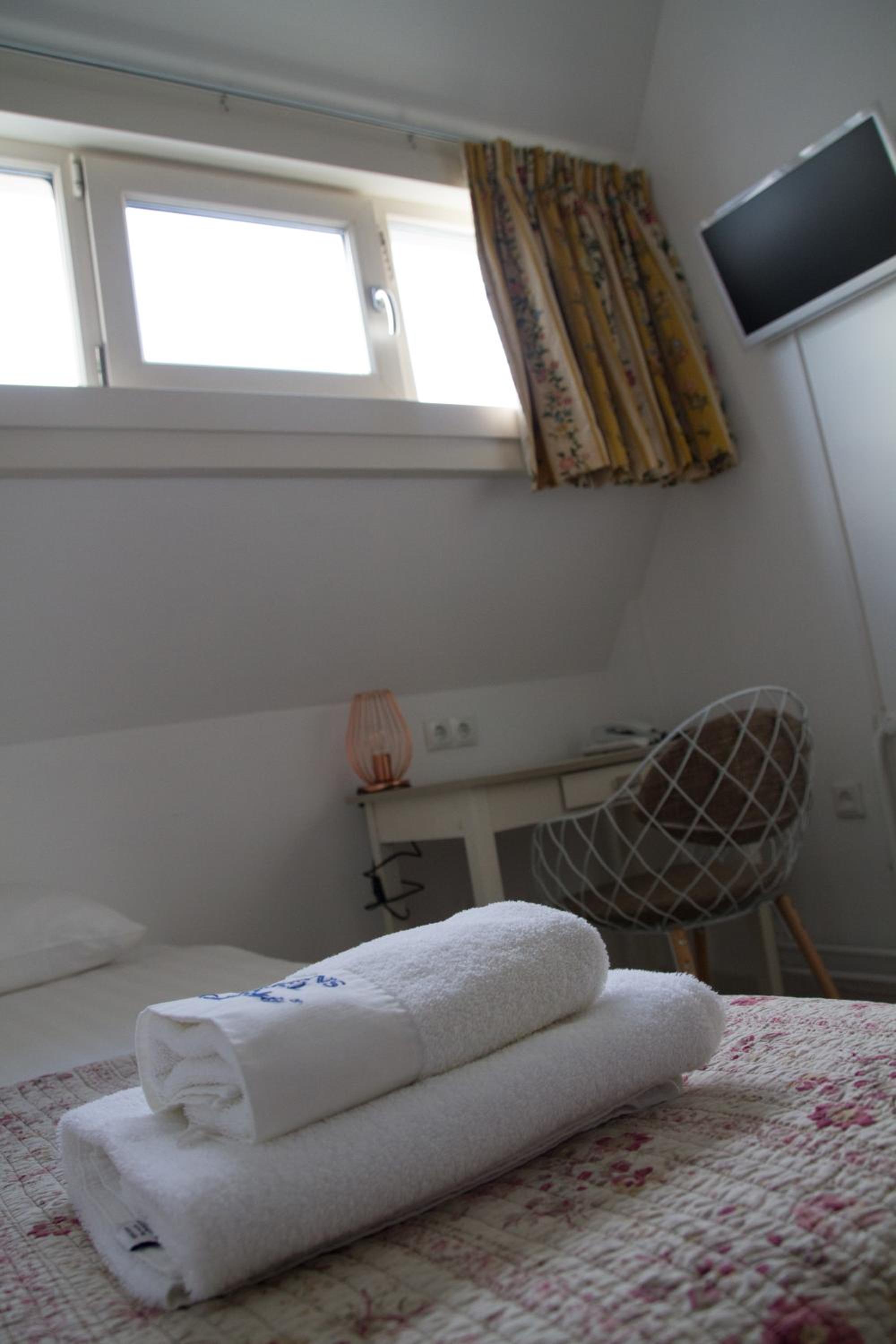 Single Room with Shared Toilet photo 1
