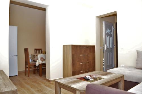 One-Bedroom Apartment photo 3