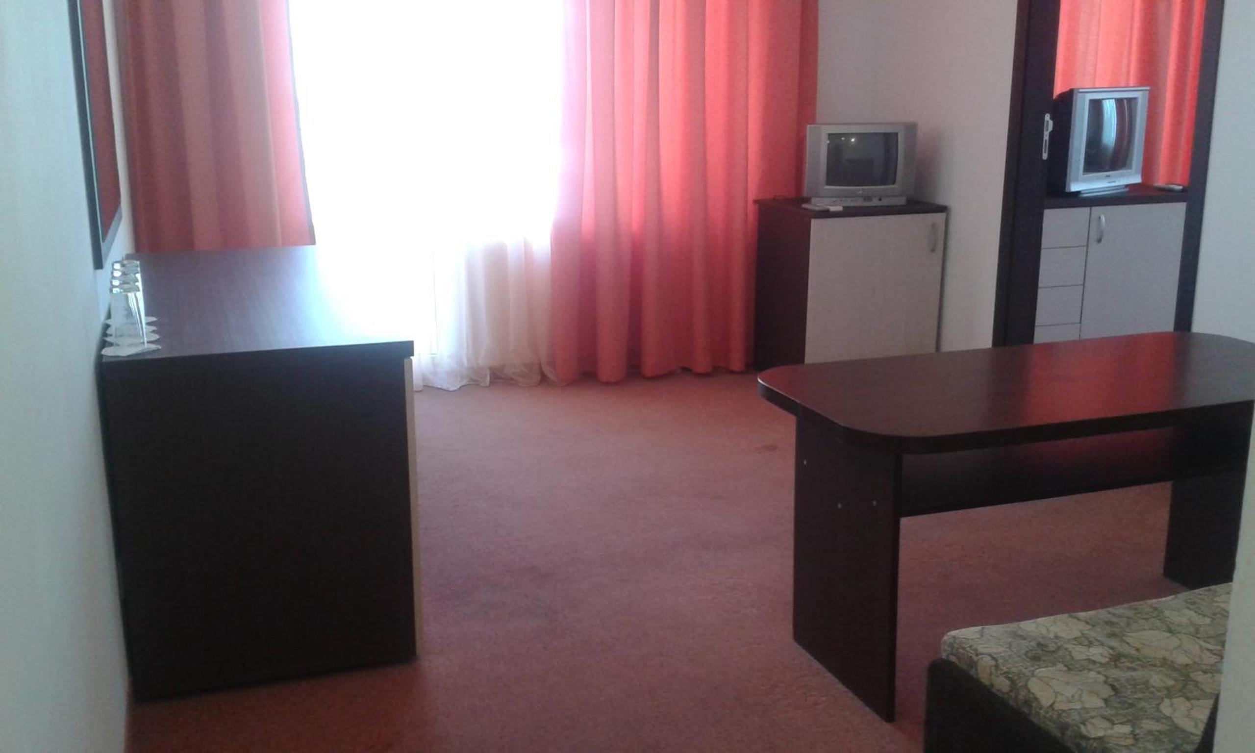 One-Bedroom Apartment with Sea View - Photo 3