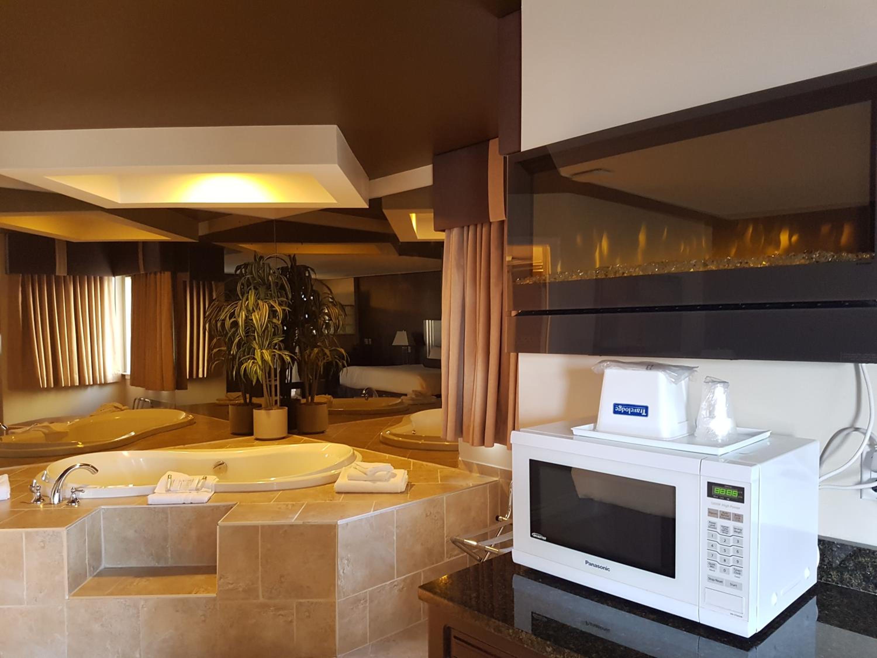 King Suite with Jacuzzi  - Photo 3