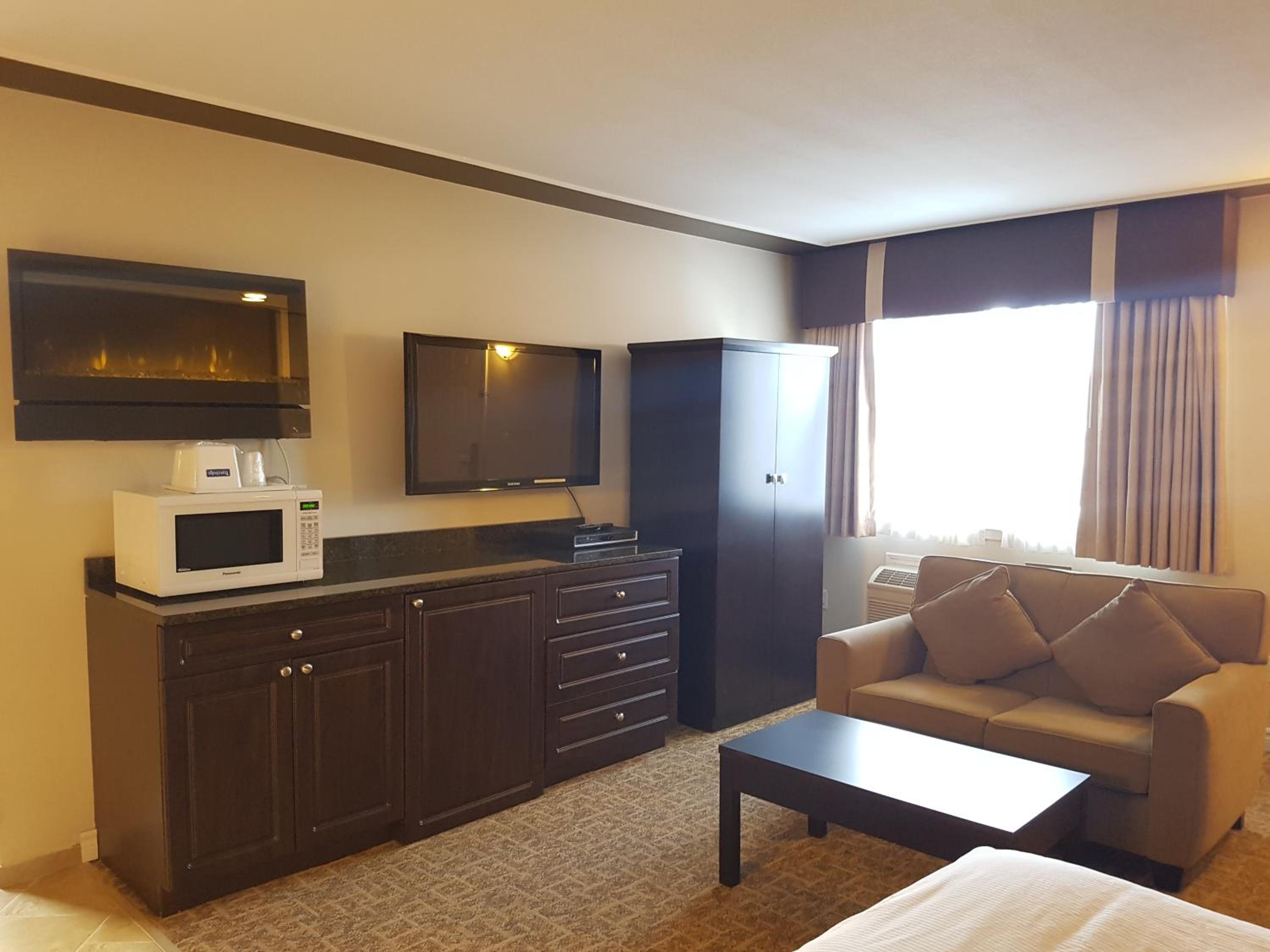 King Suite with Jacuzzi  - Photo 5