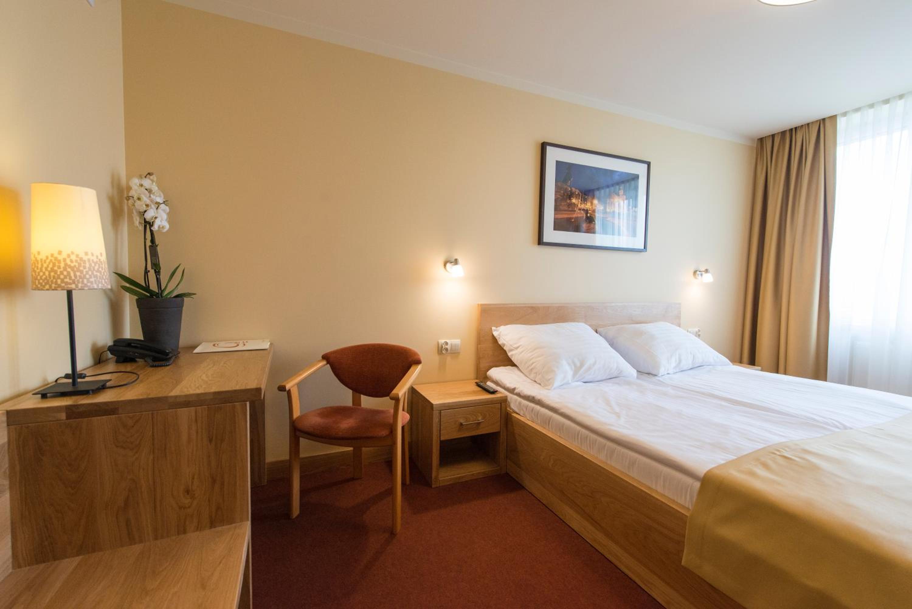 Double Room with Double Bed (1 - 2 Adults) - Photo 5