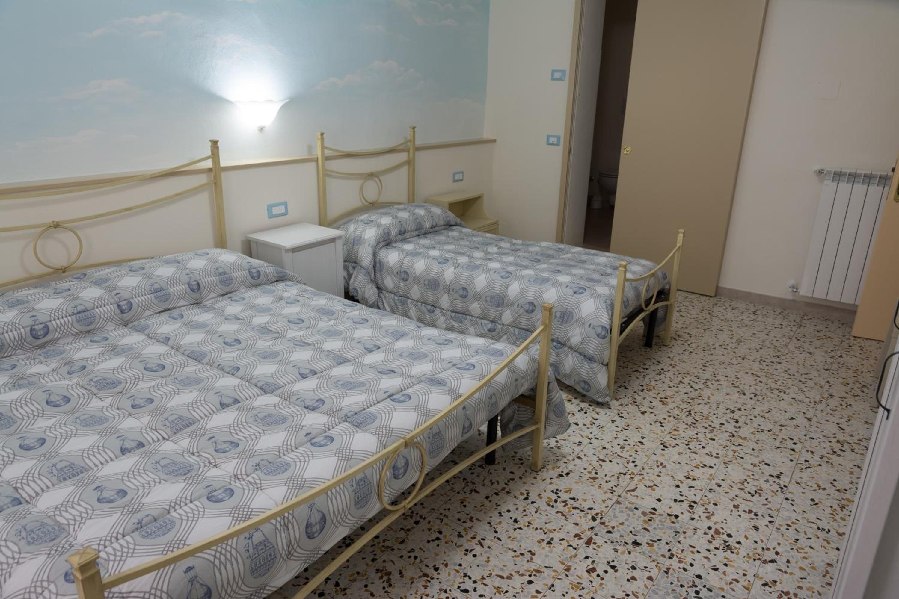 Triple Room - Photo 5