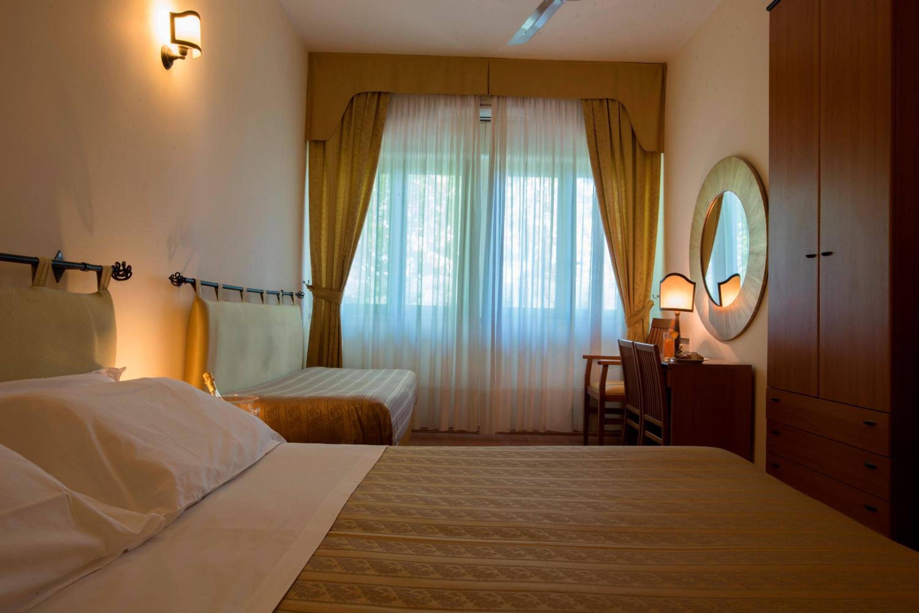 Triple Room - Photo 3