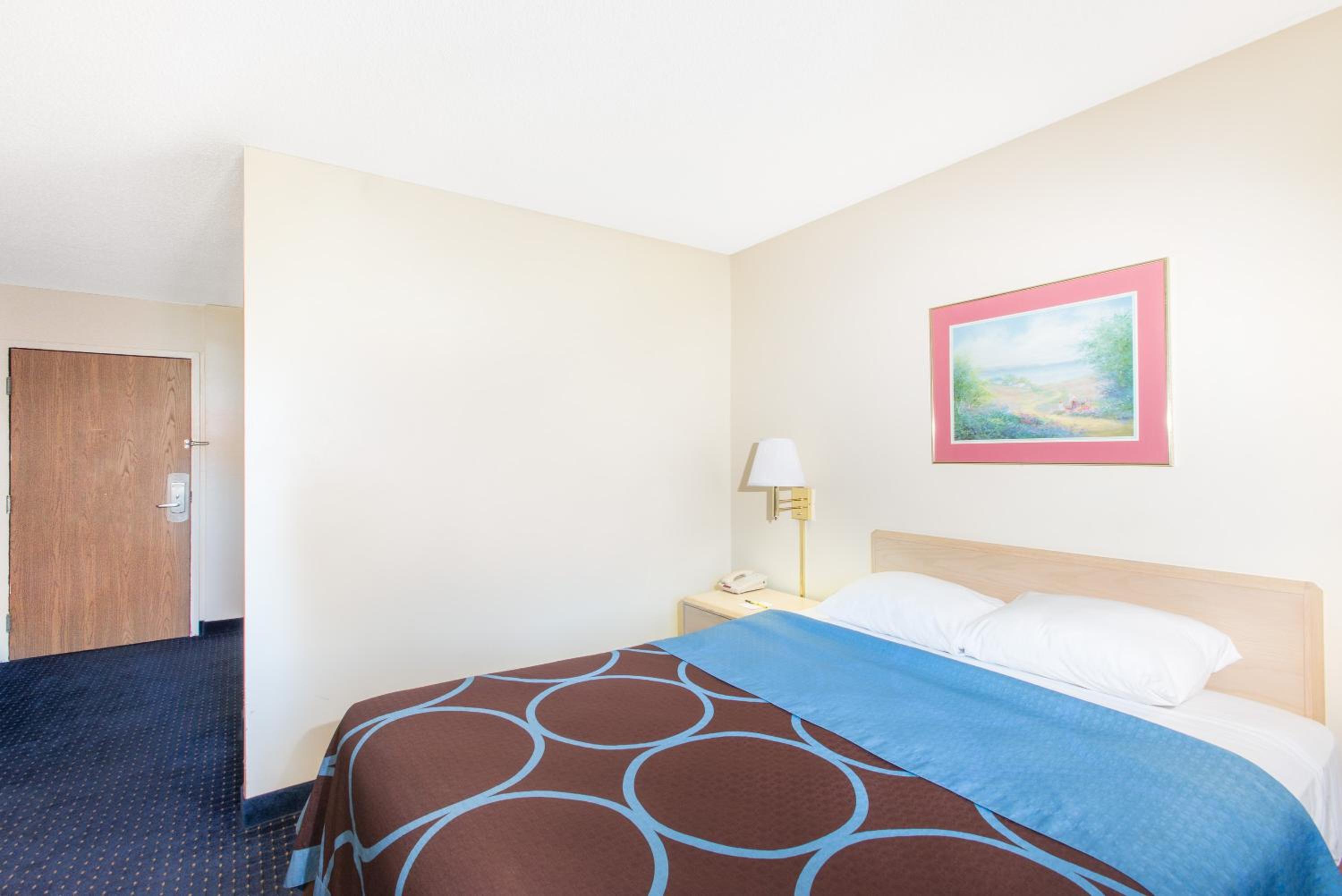 1 Double Bed, Mobility/Hearing Accessible Room, Bathtub W/Grab Bars, Non-Smoking