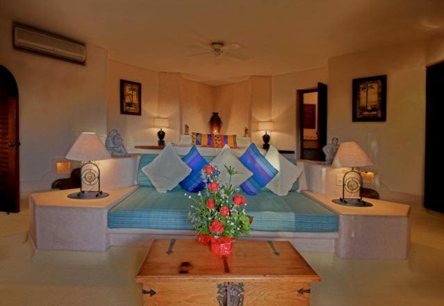 Suite with Private Pool - Photo 3