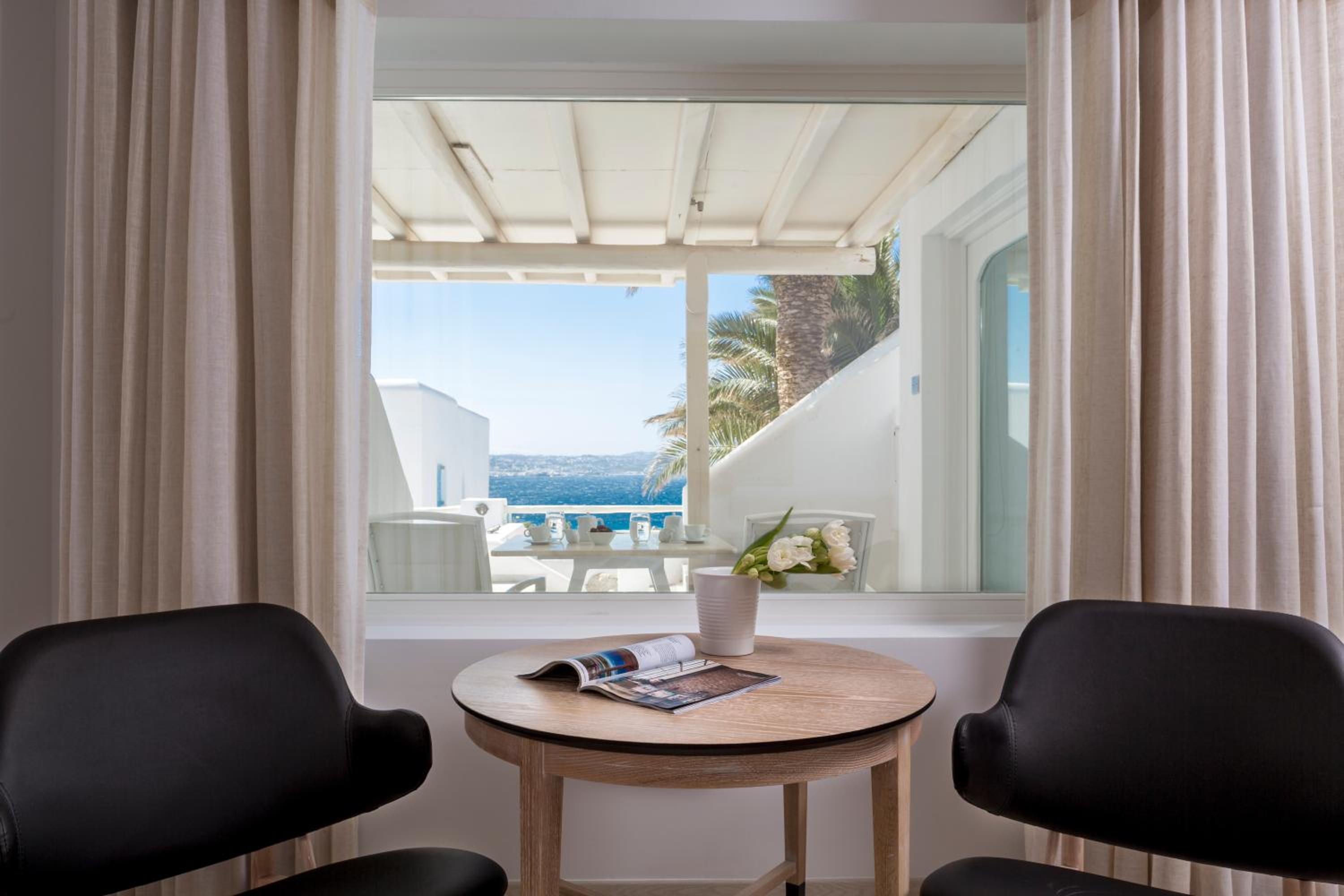 Deluxe Suite with Hot Tub and Sea View - Photo 2