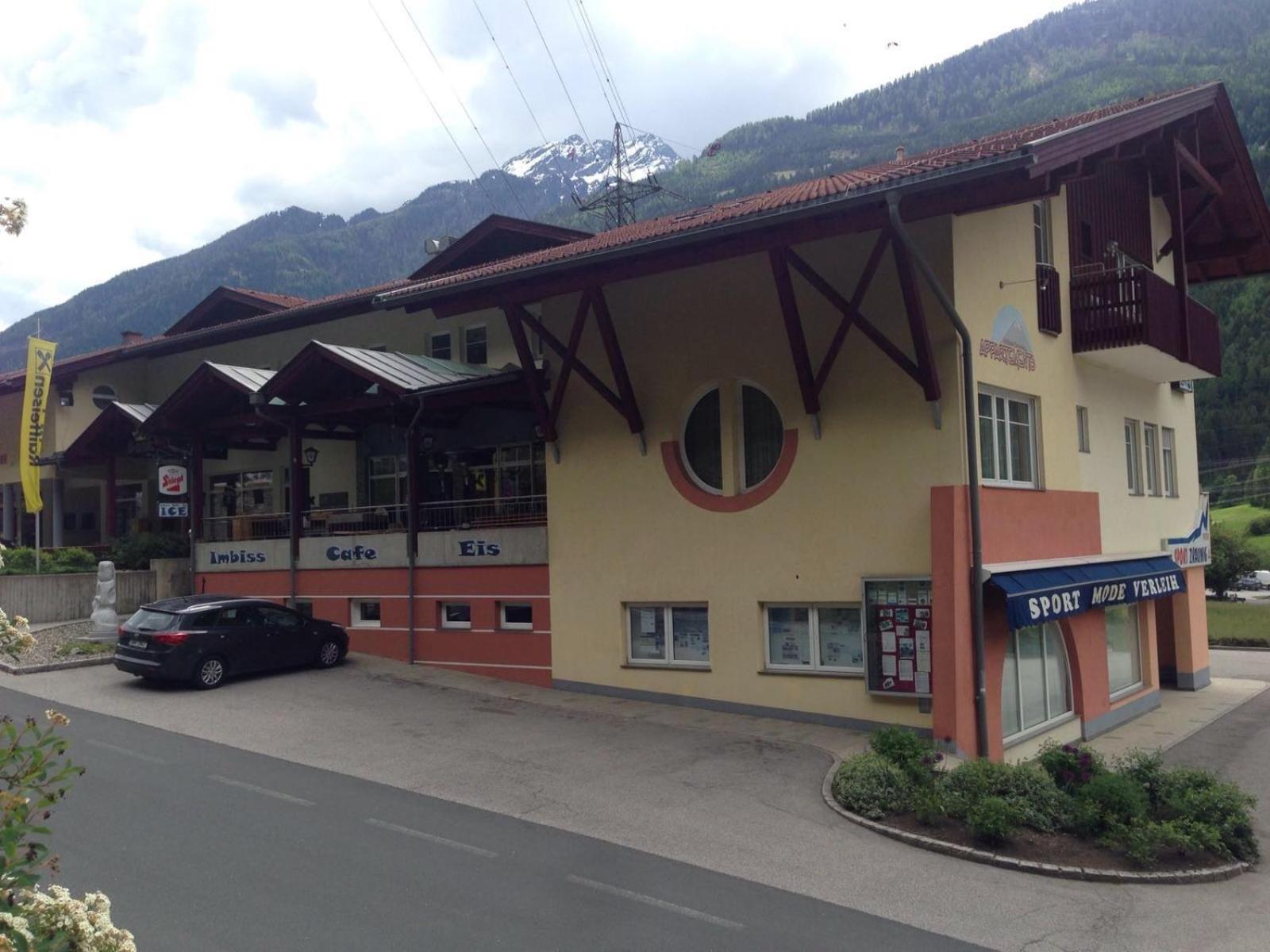 Apartment with Mountain View photo 3