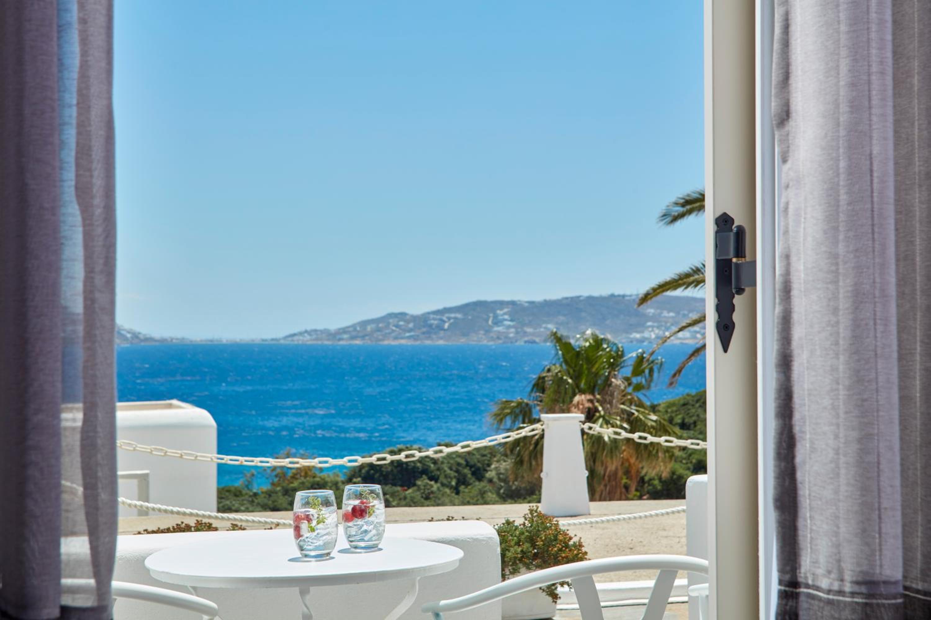 Junior Suite with Sea View - Photo 8