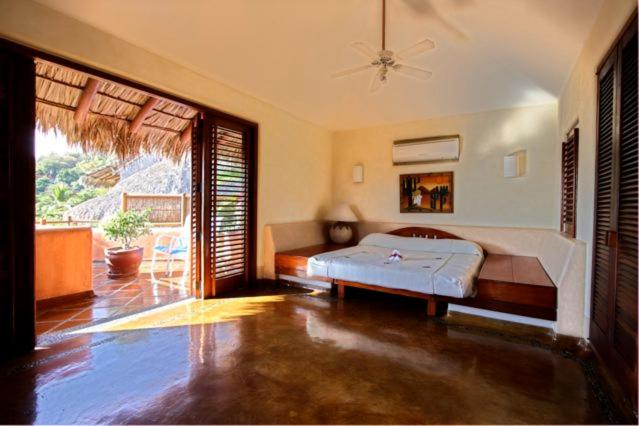 Superior Suite with Sea View - Photo 3