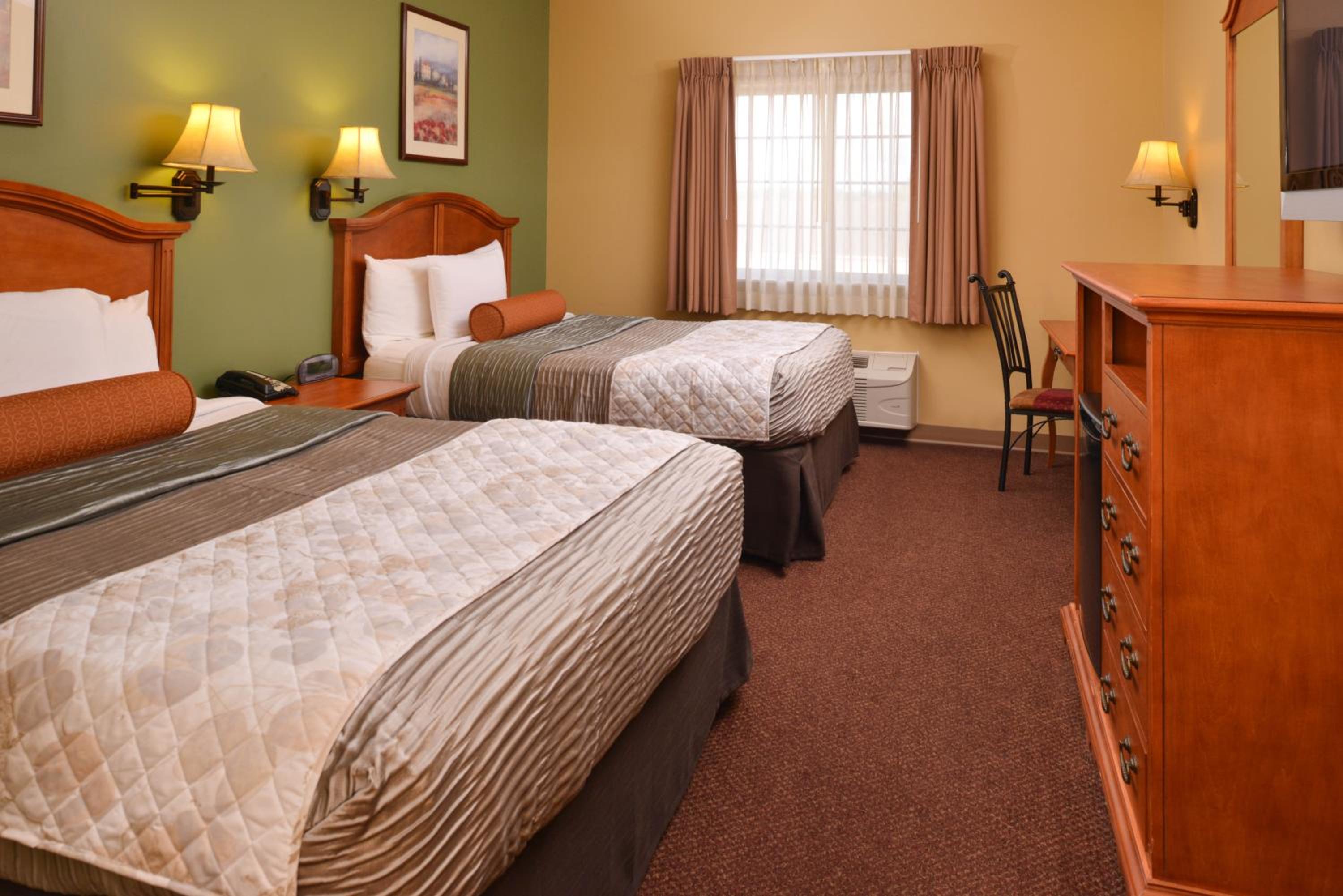 Queen Room with Two Queen Beds - Photo 1